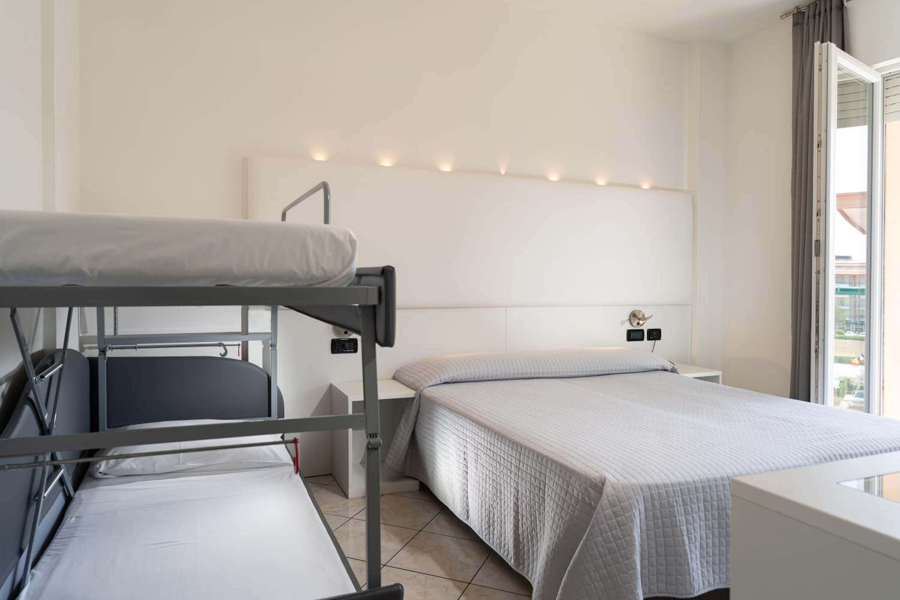 Deluxe Quadruple Room photo 3