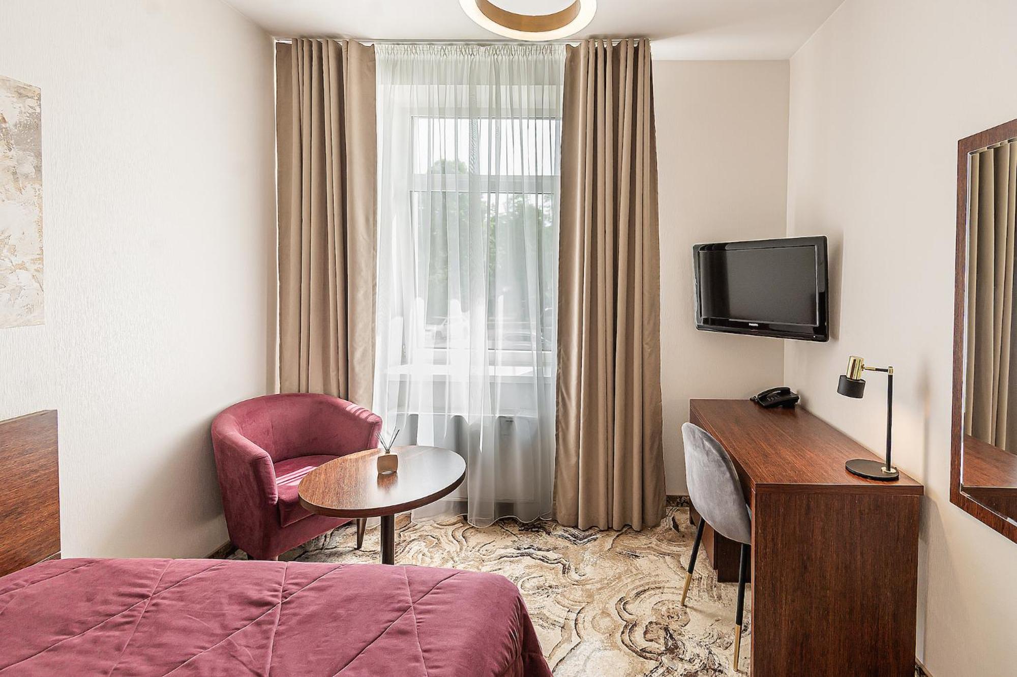 Economy Double Room with Morning Spa Access - Photo 2