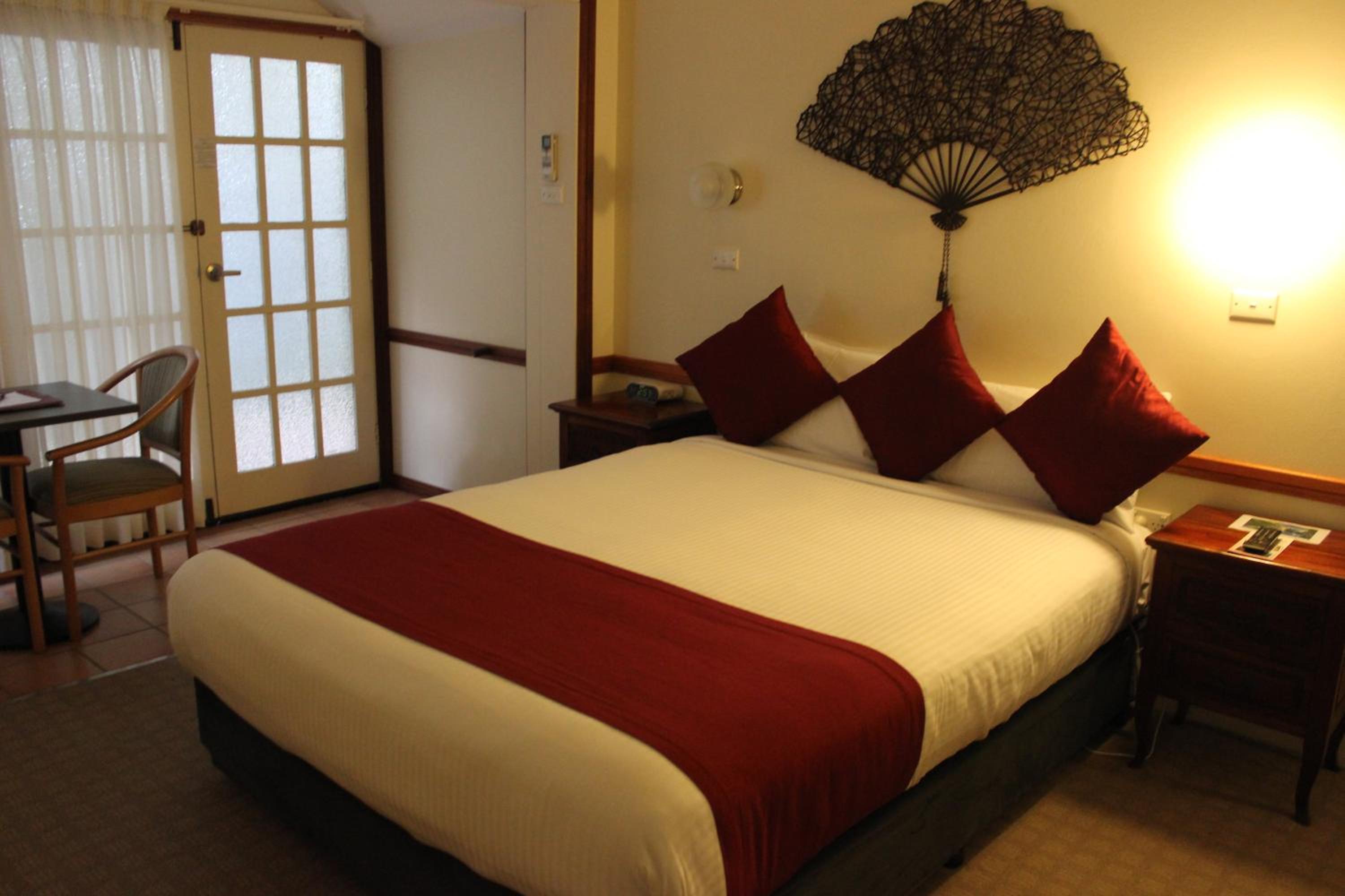 Queen Room with Spa Bath photo 3