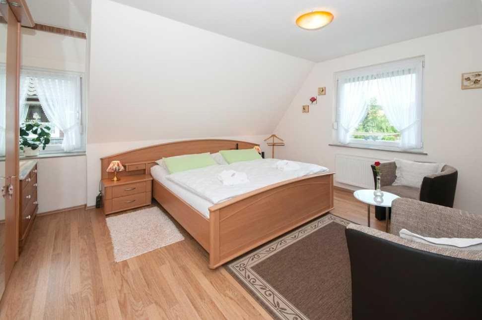 One-Bedroom Apartment with Balcony photo 3
