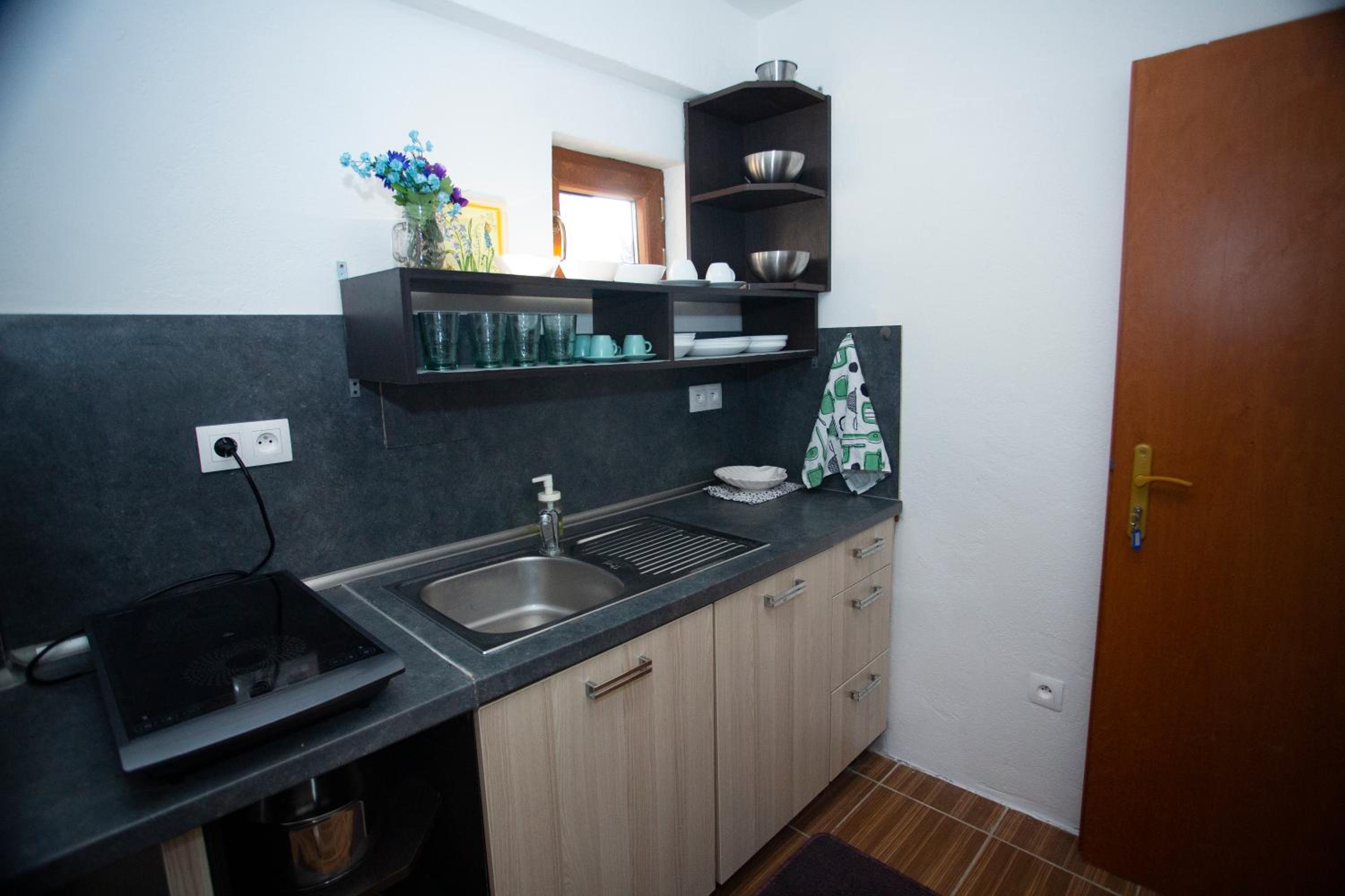 Triple Room with Shared Bathroom photo 2