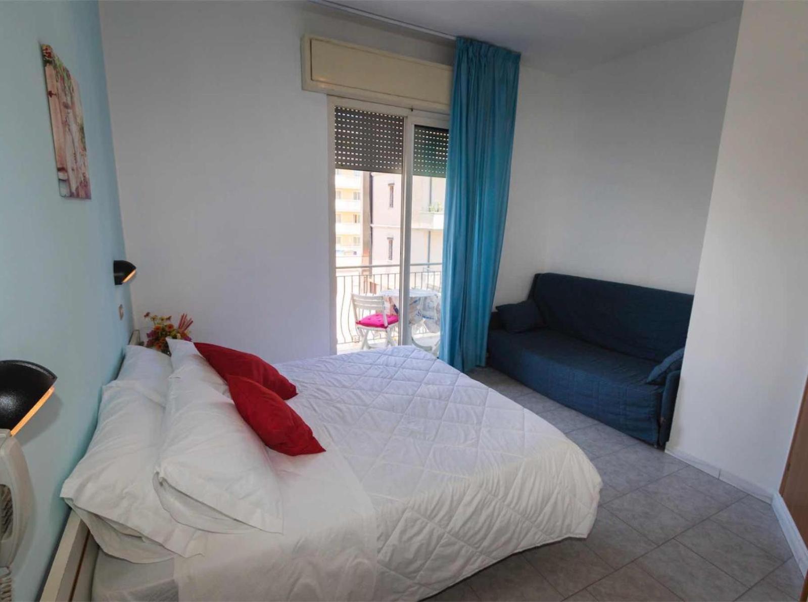 Large Single Room photo 1