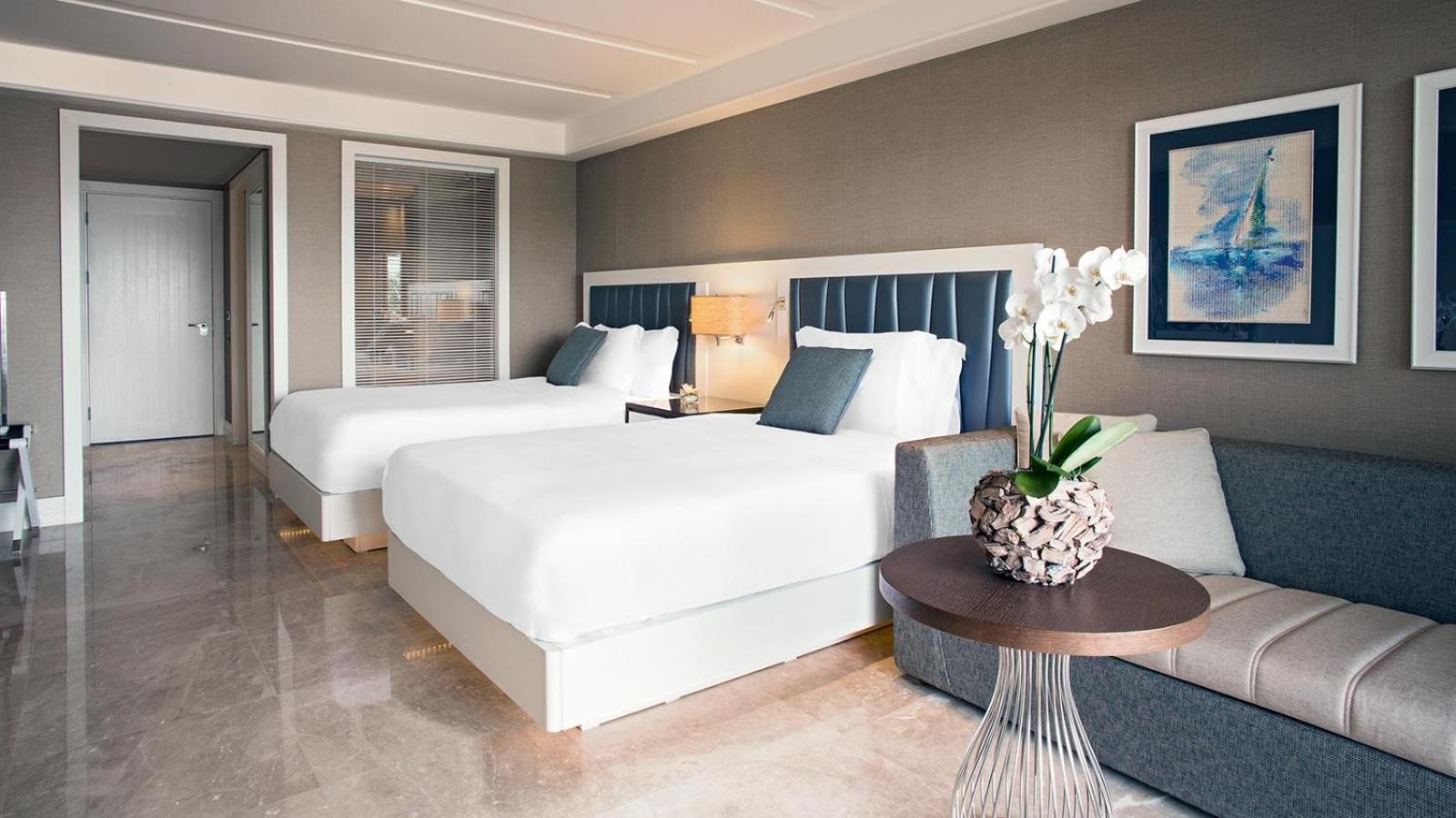 Deluxe Twin Room, Guest room, 2 Queen, Sea view, Balcony