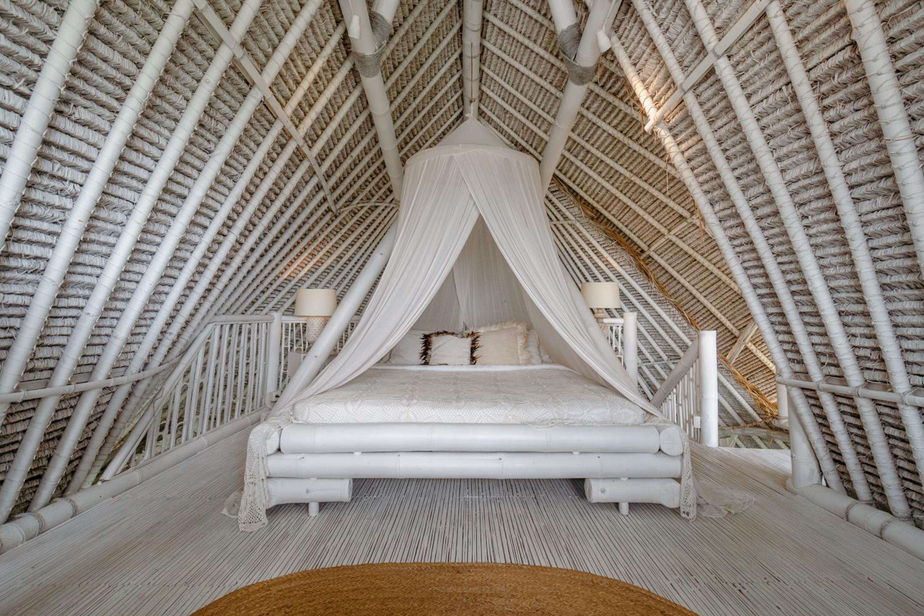 Deluxe Bungalow with Sea View - Photo 8