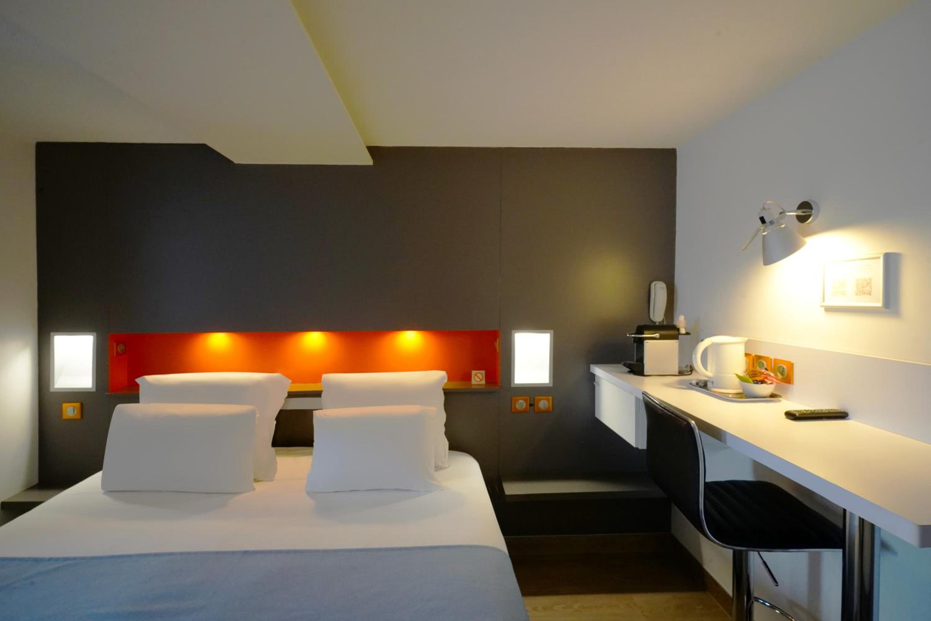 Premium Queen Room - Photo 2