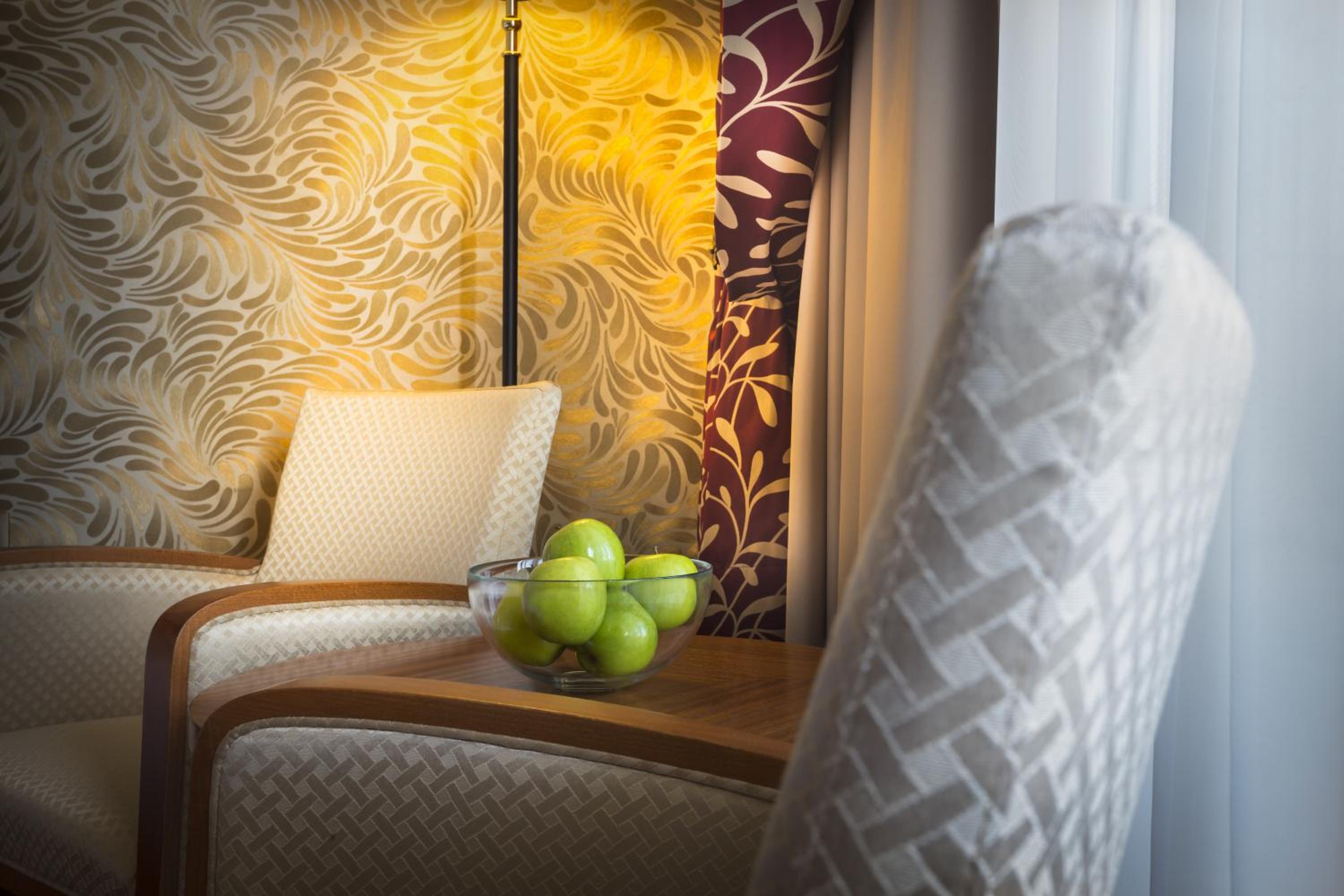 Superior Double or Twin Room with Balcony and Park View - Photo 6