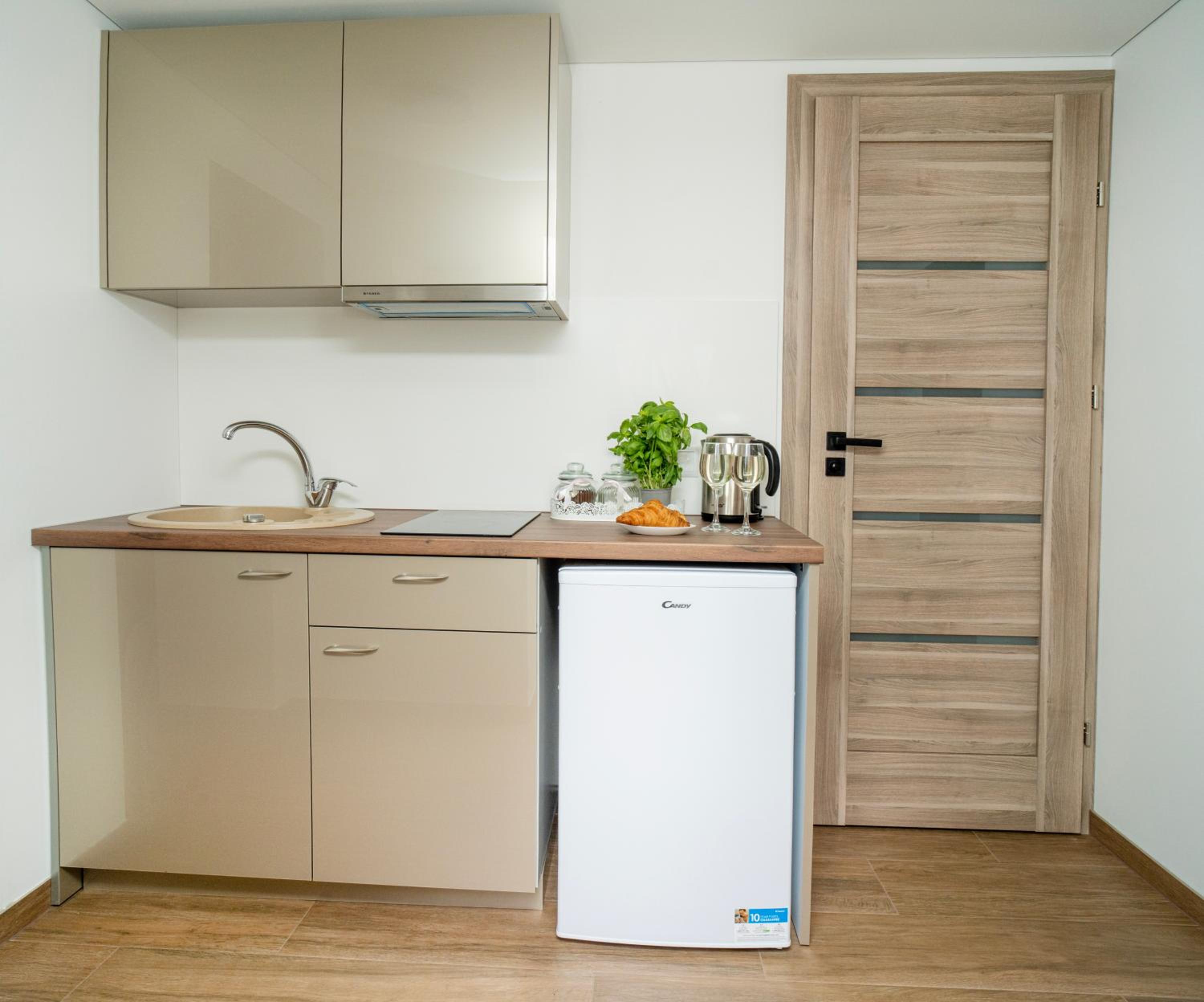 Apartment - Ground Floor photo 2