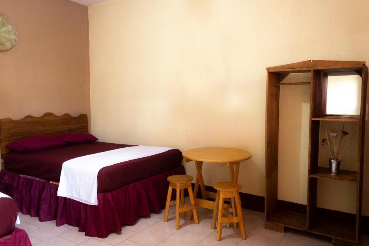 Twin Room with Private Bathroom photo 2