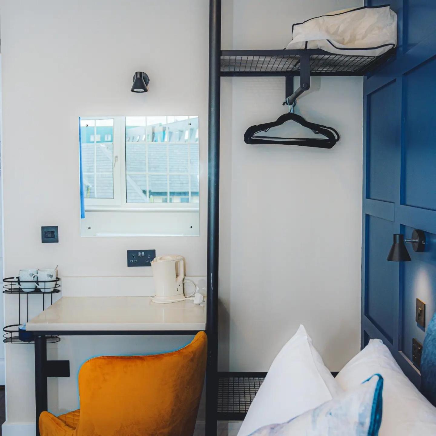 Double Room with Private Bathroom - Photo 2