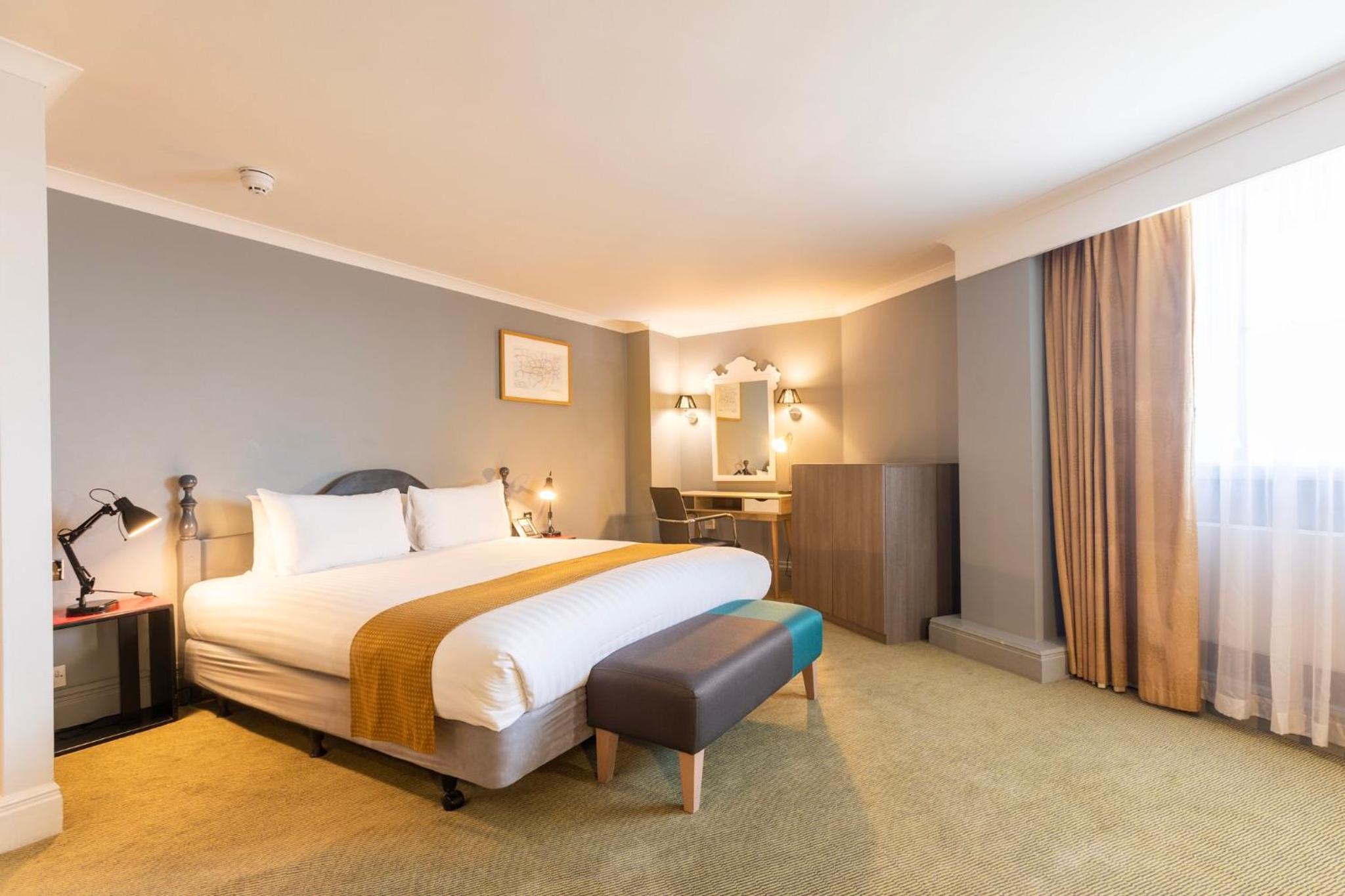 King Suite with Sofa Bed - Photo 3
