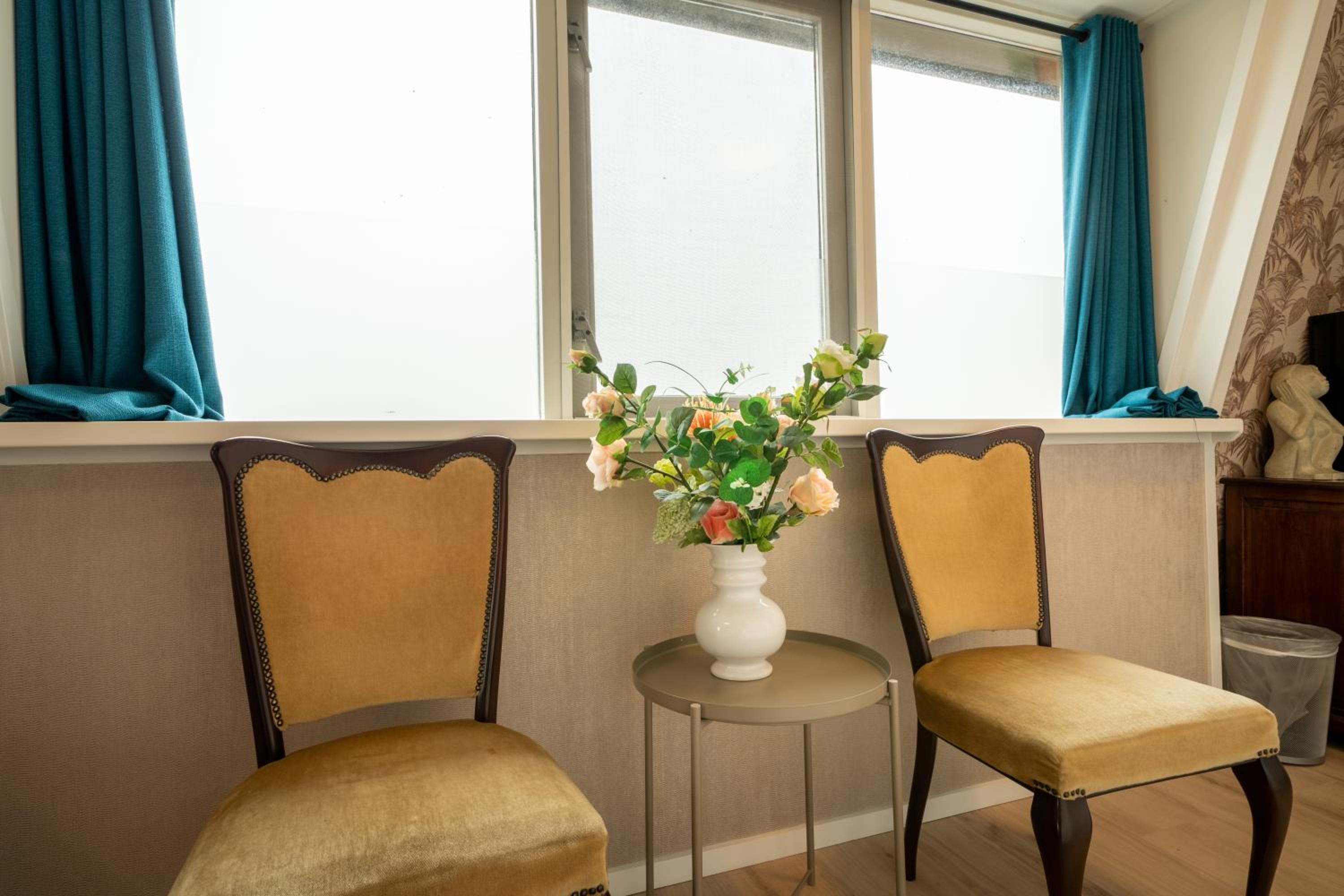 Budget Twin Room - Photo 5