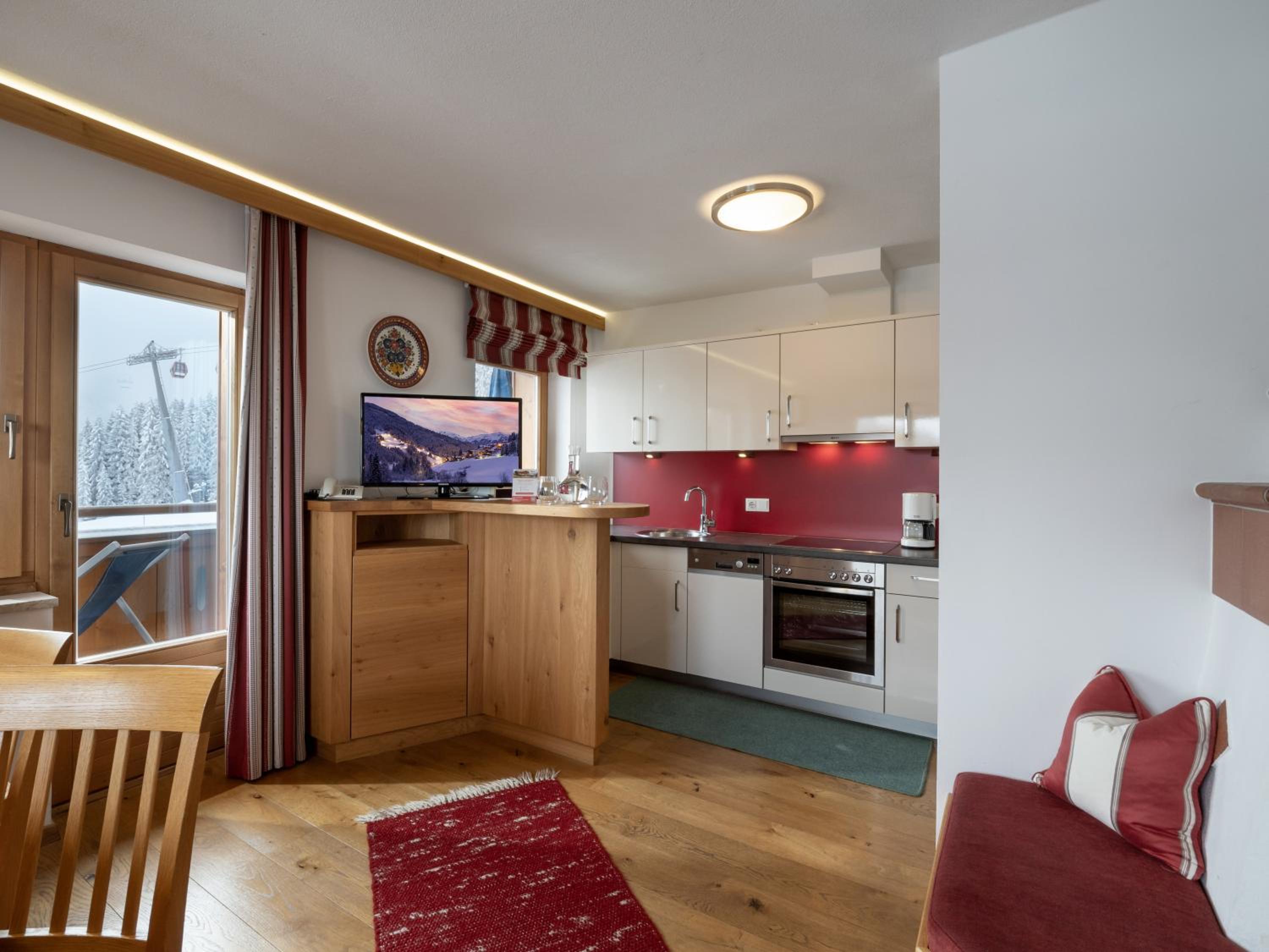 Two-Bedroom Apartment with Balcony photo 2