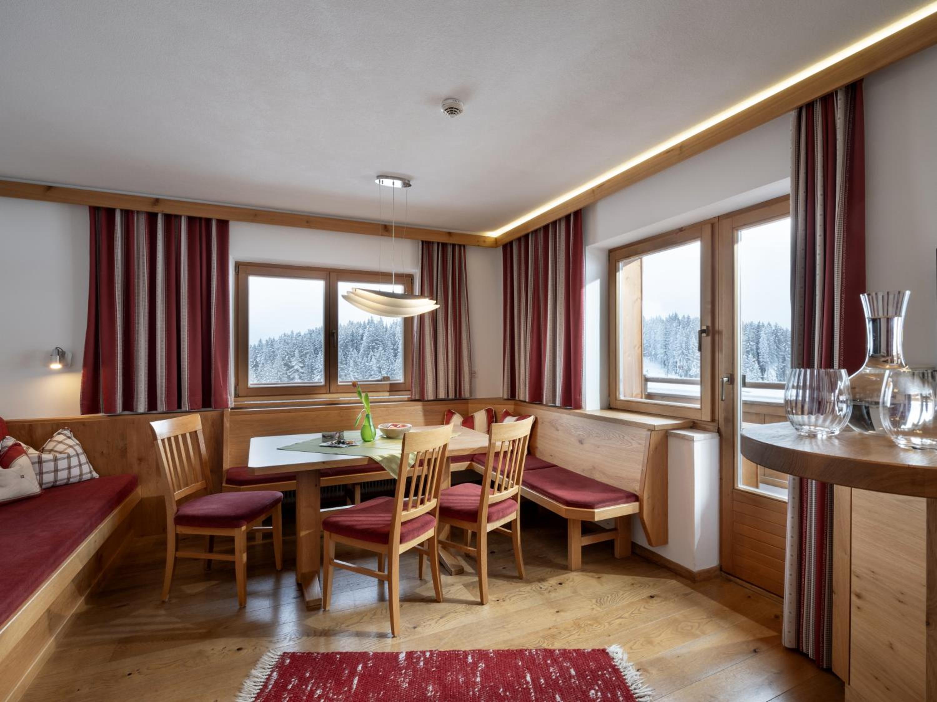 Two-Bedroom Apartment with Balcony photo 3