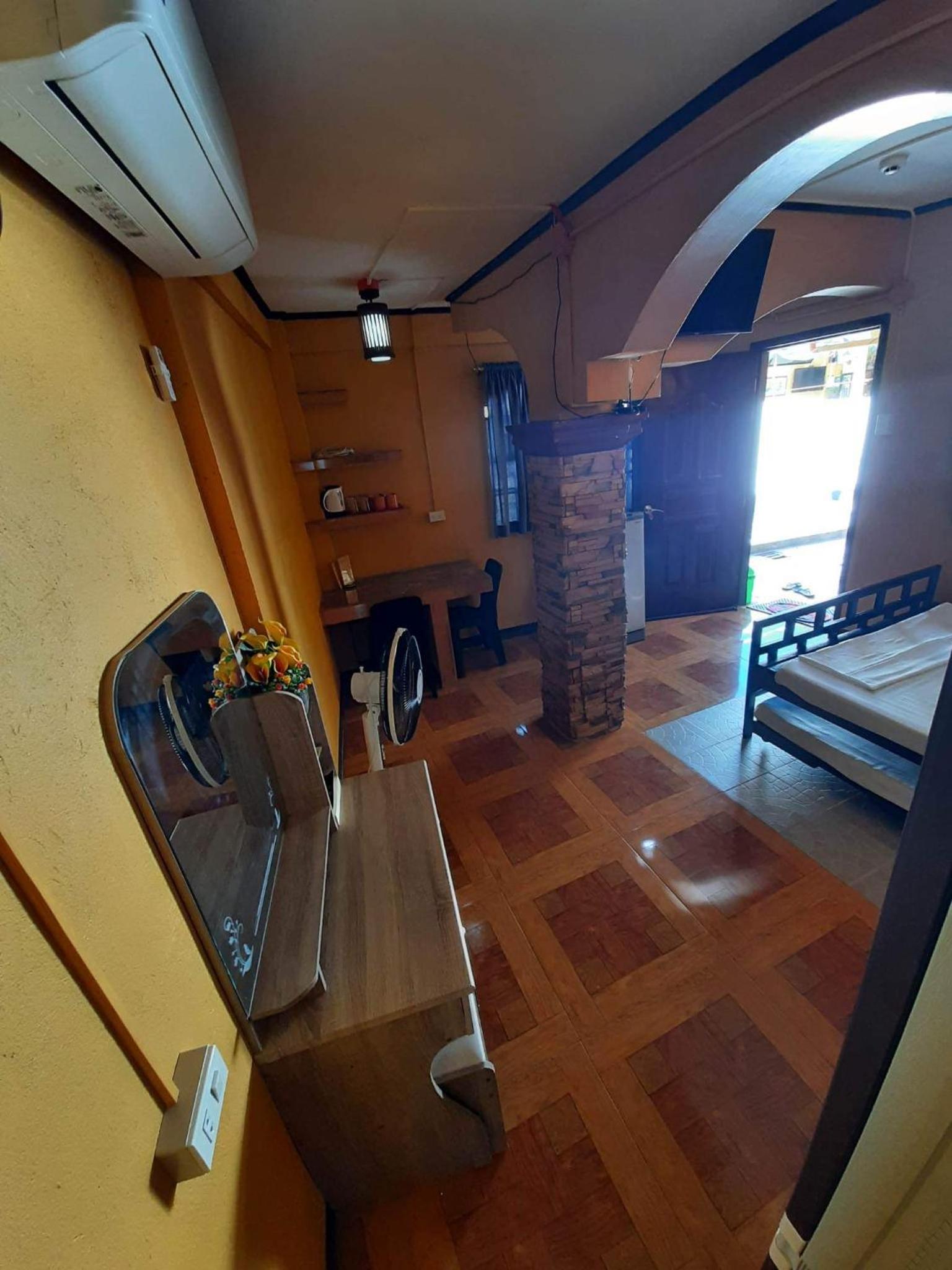 Budget Double Room - Photo 6