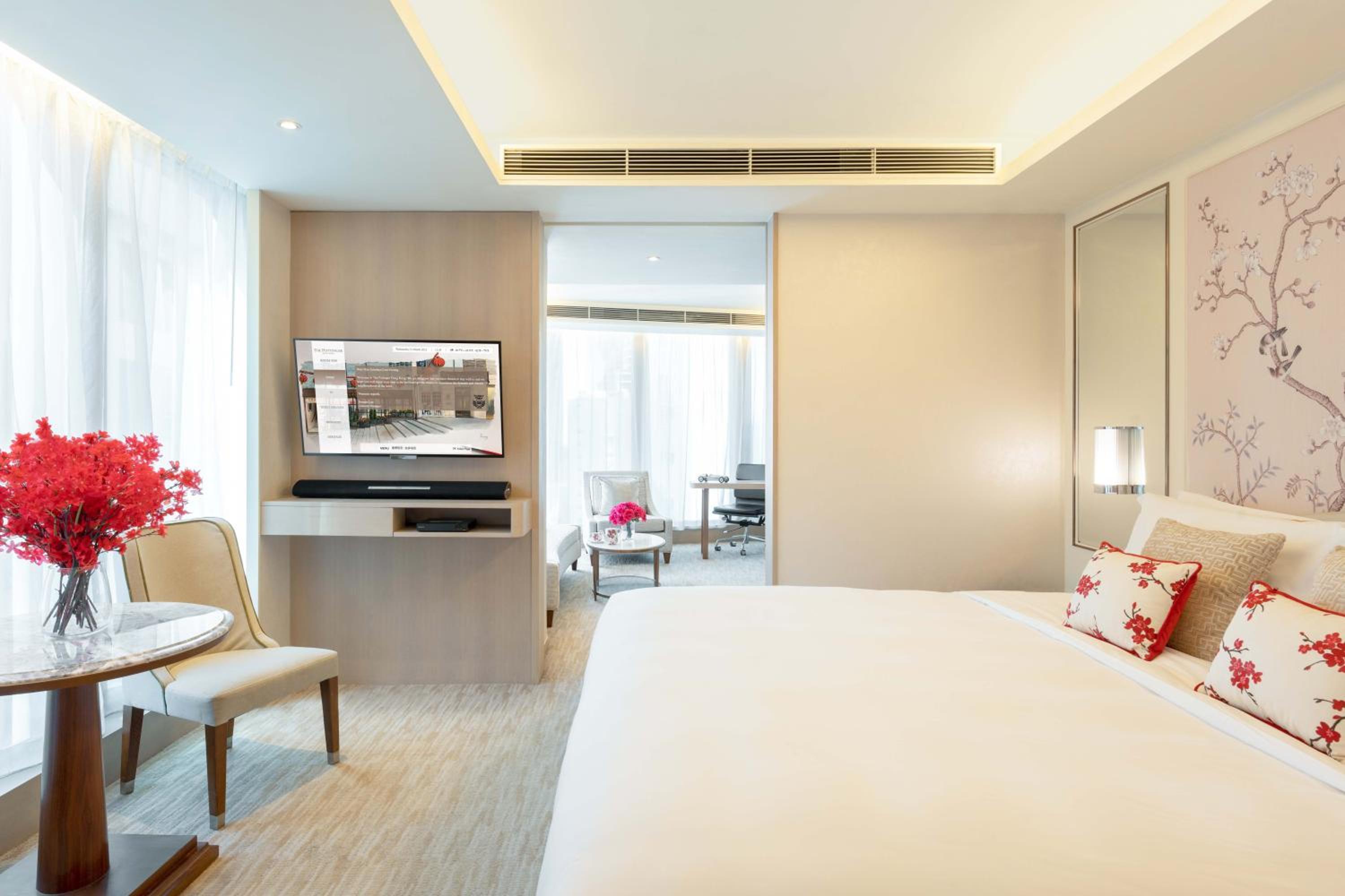 Signature Suite Signature Suite