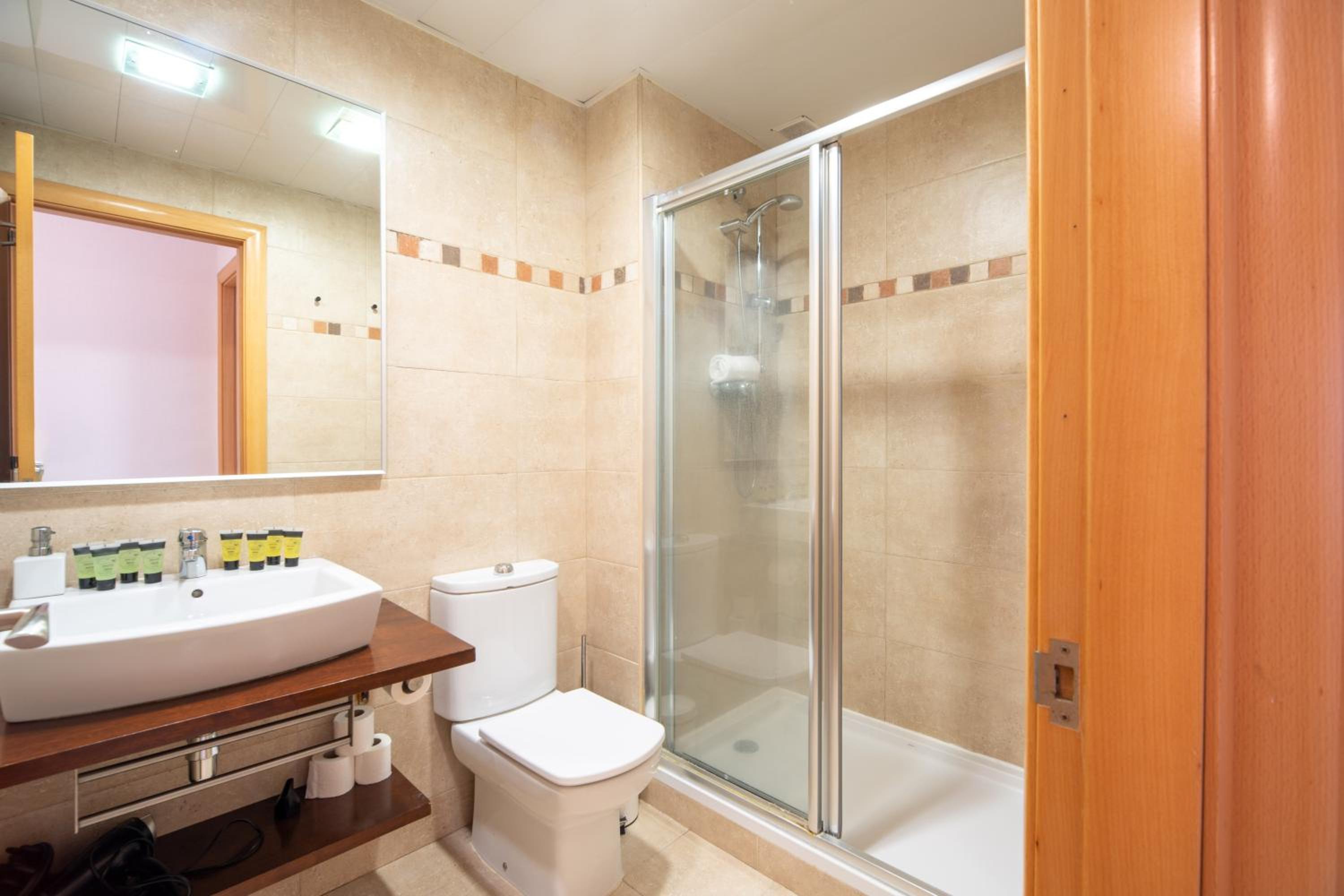 Two-Bedroom Family Apartment - Galceran Marquet 8 photo 3