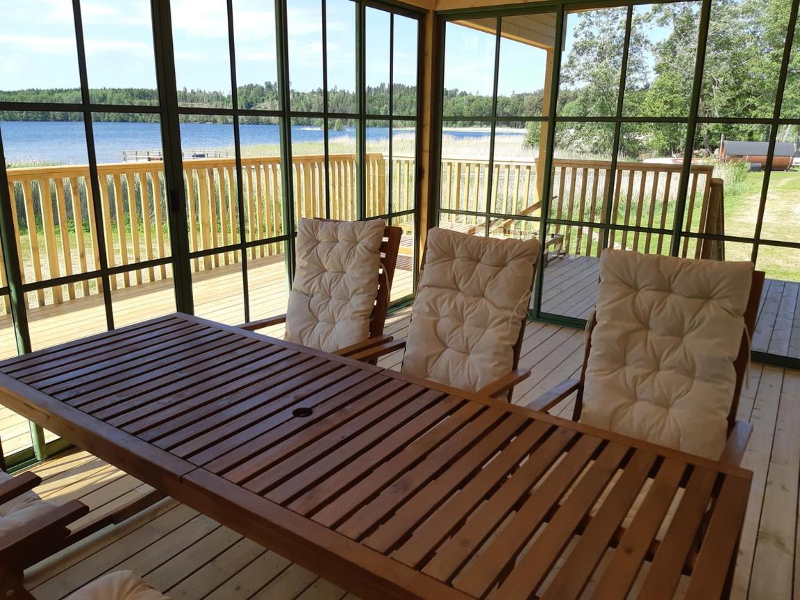 Apartment with Lake View