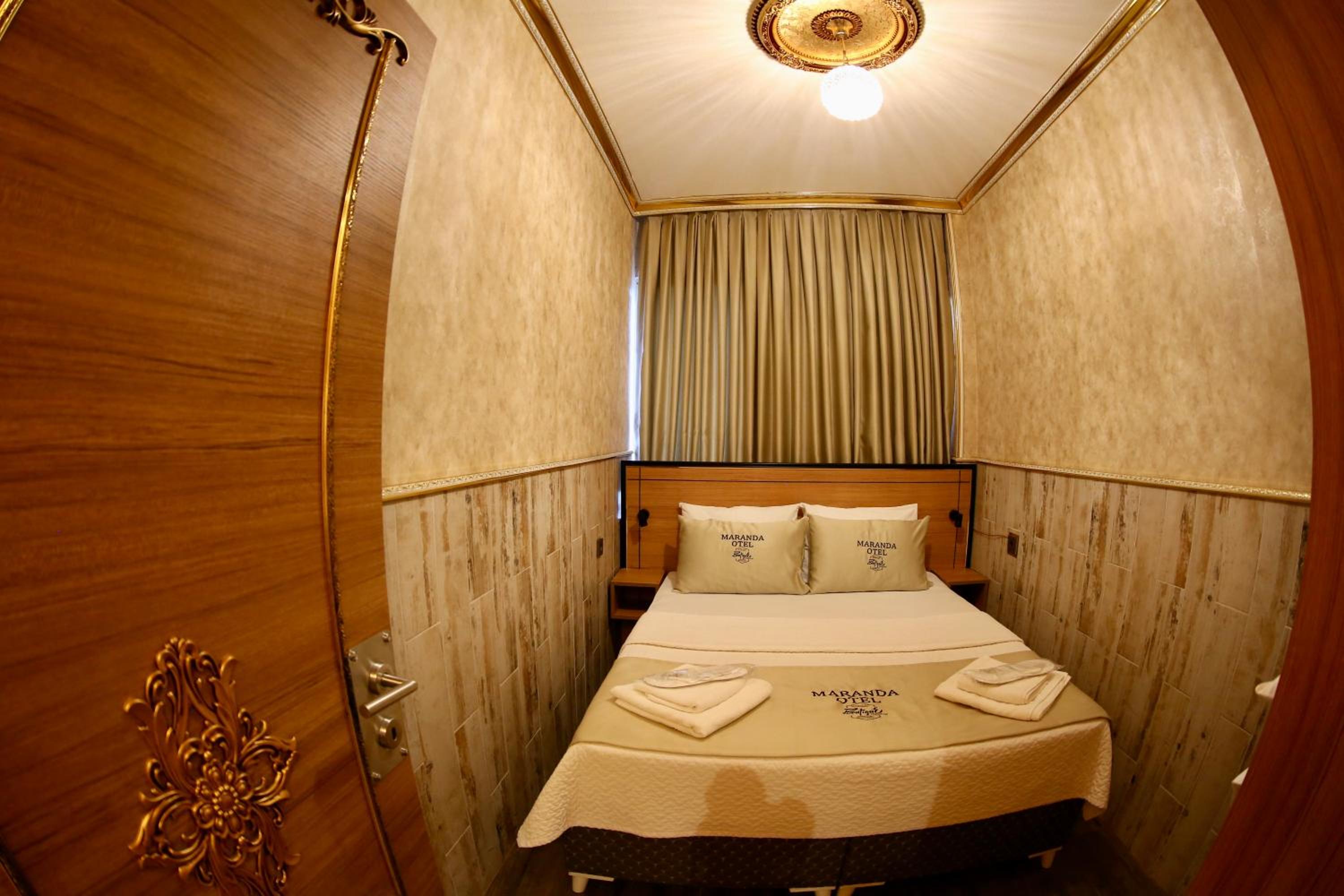 Deluxe Suite photo 2