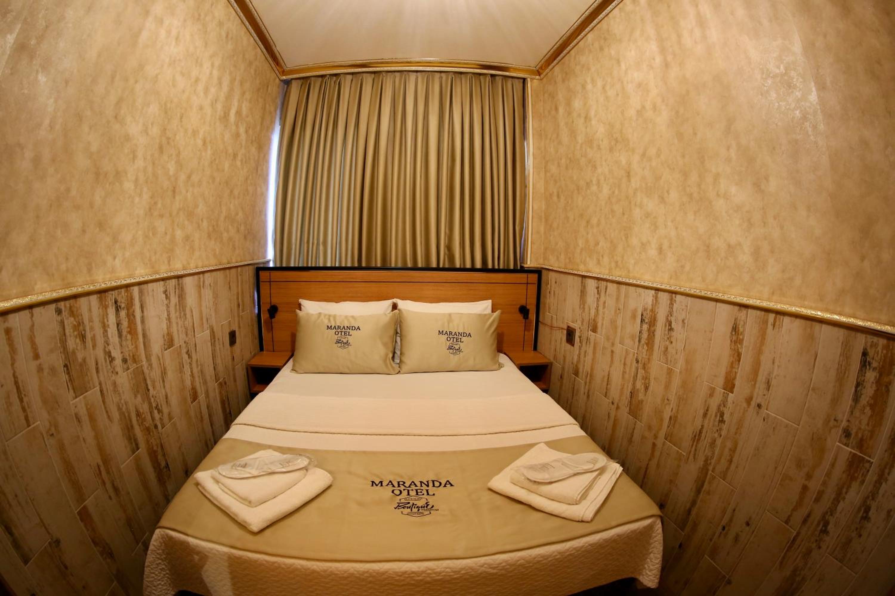 Deluxe Suite photo 3