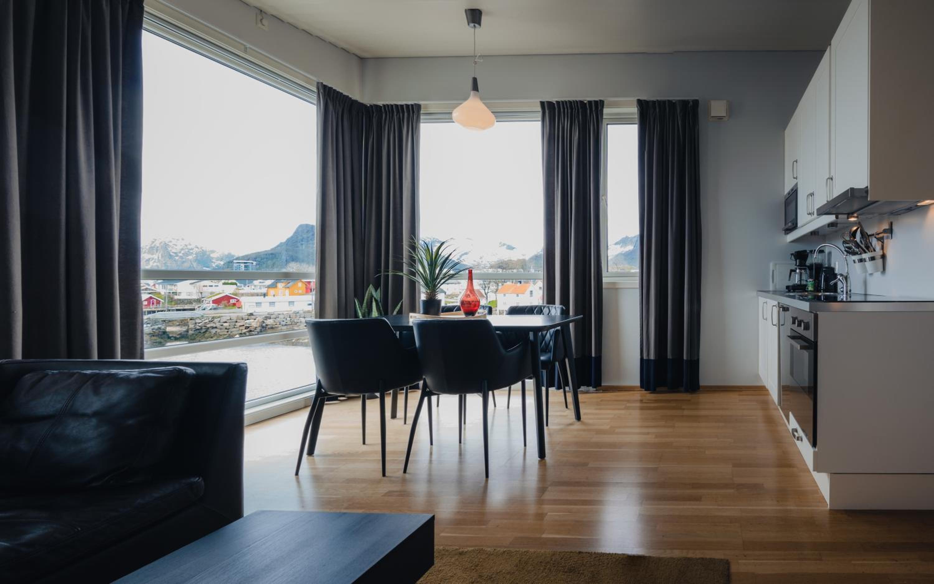 Superior One-Bedroom Apartment