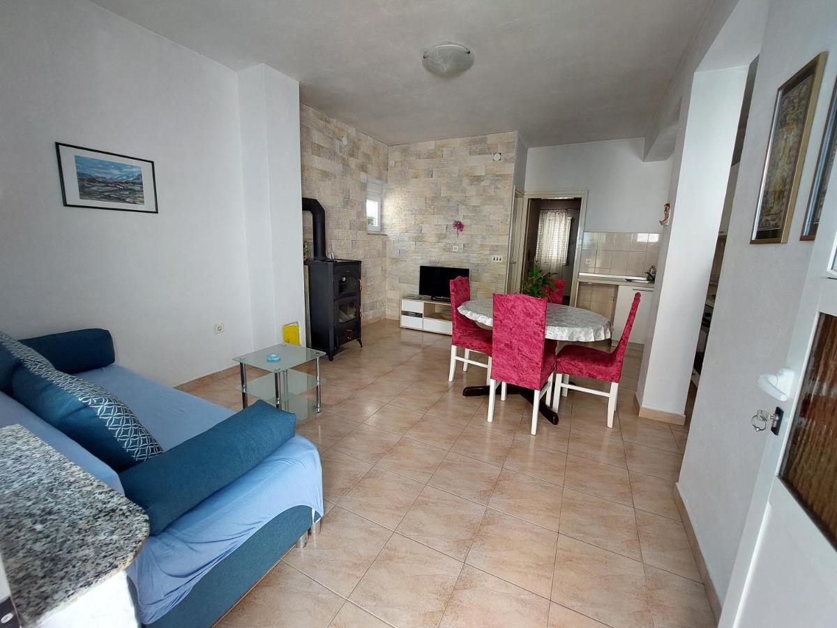 Apartment with Mountain View photo 1