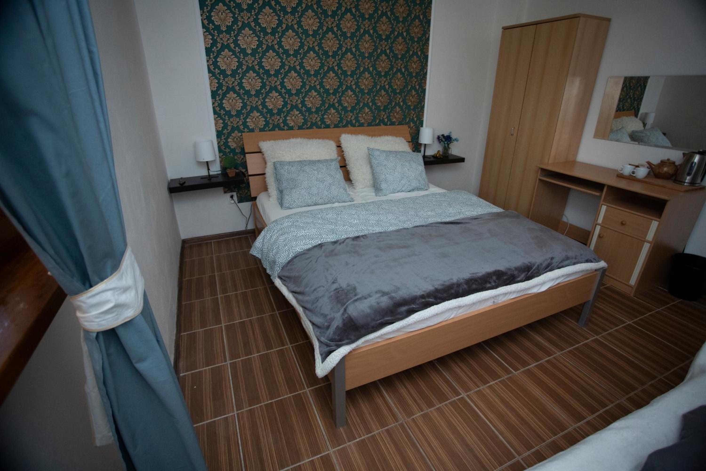 Double Room with Shared Bathroom photo 3