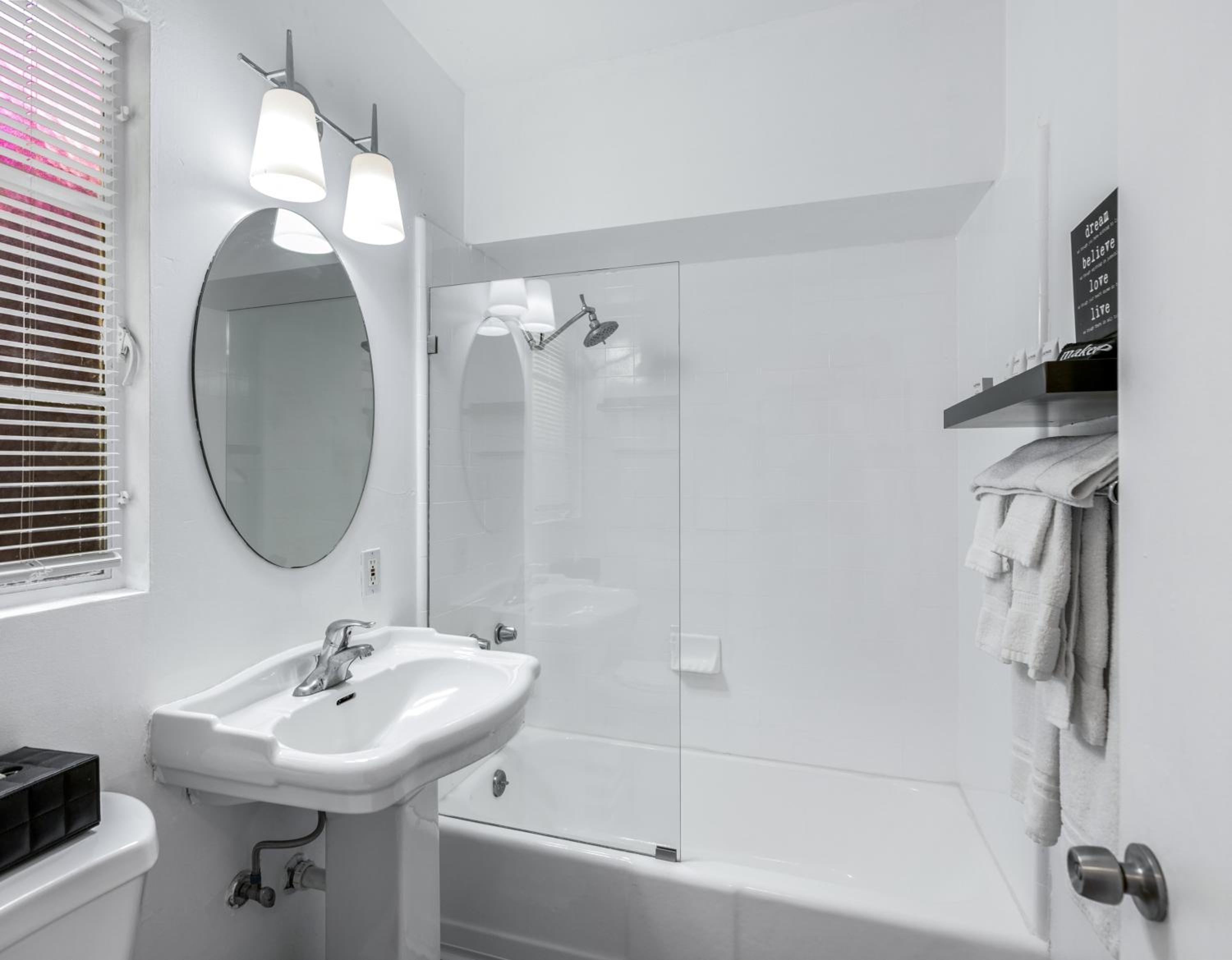 One-Bedroom Suite photo 2