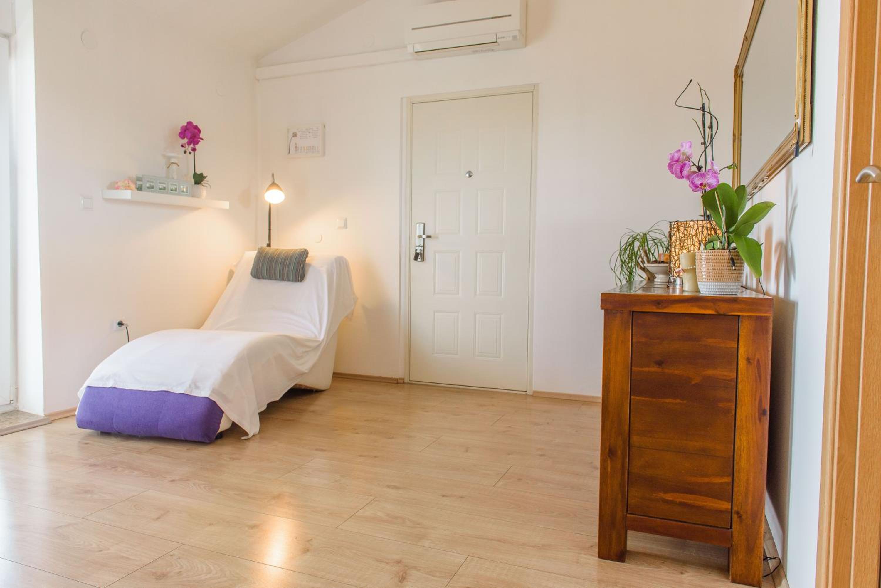 Two-Bedroom Apartment - Photo 31