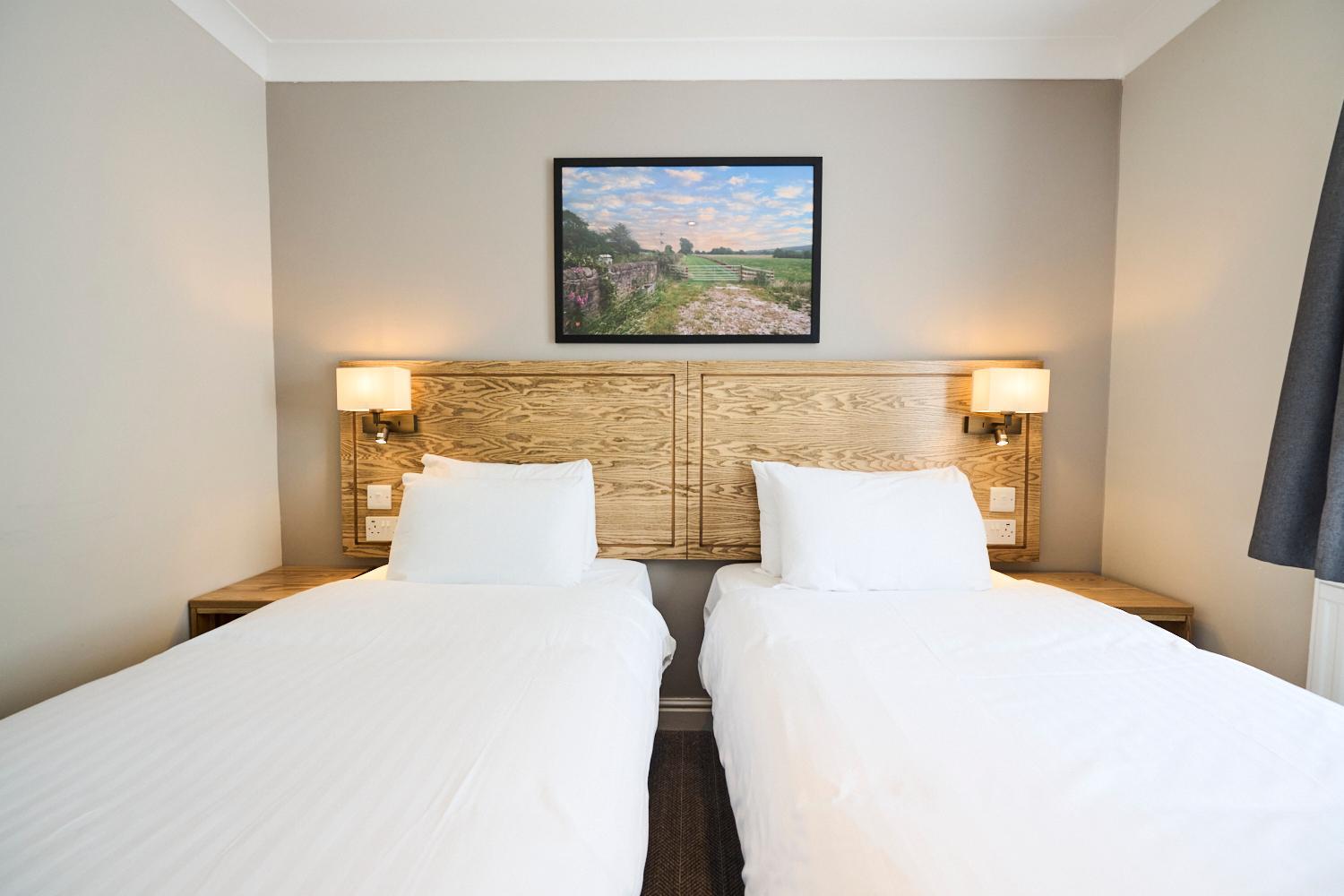 Standard Twin Room - Photo 1
