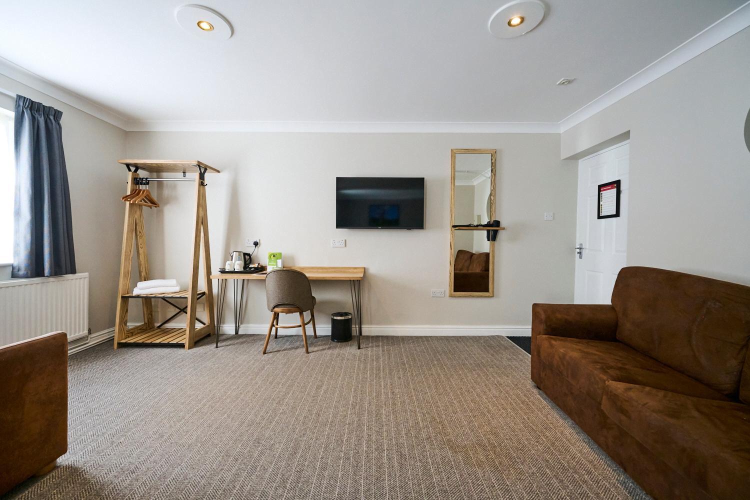 Family Room (2 Adults + 2 Children) - Photo 6
