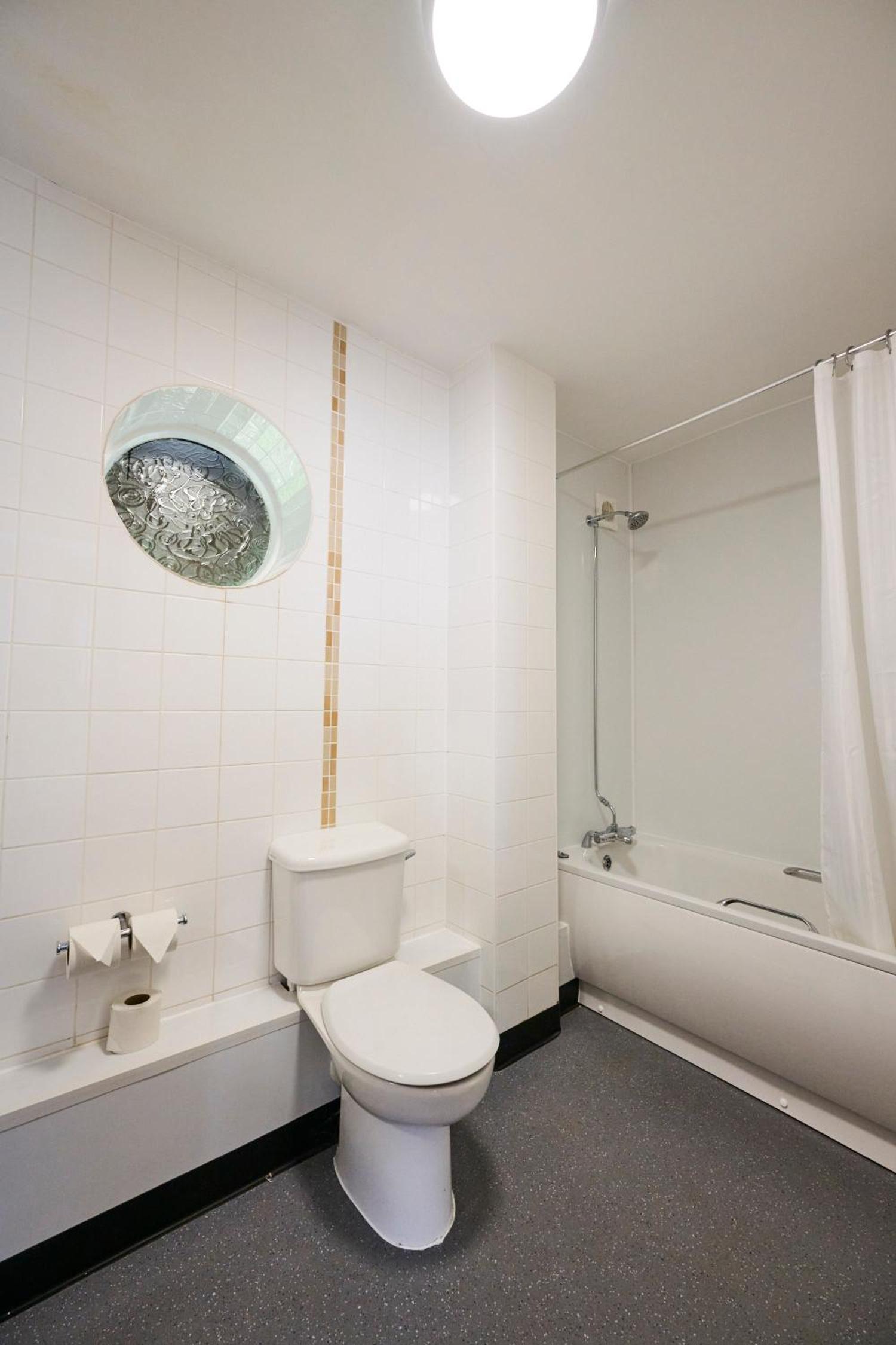 Standard Twin Room - Photo 5