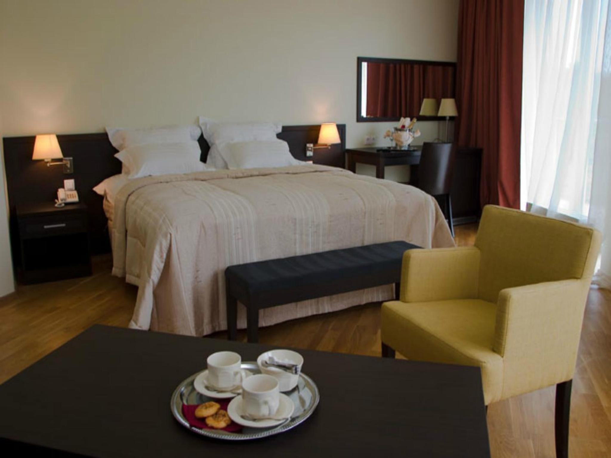 Deluxe Room - Photo 3