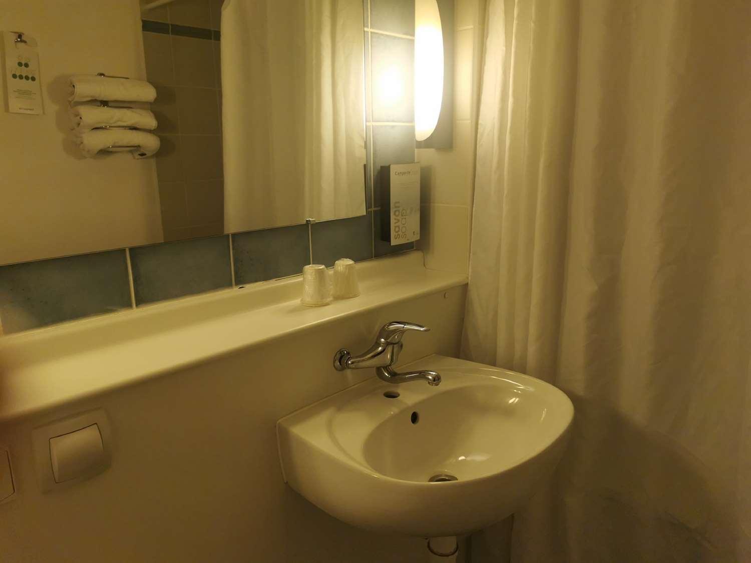 Twin Room - Photo 2