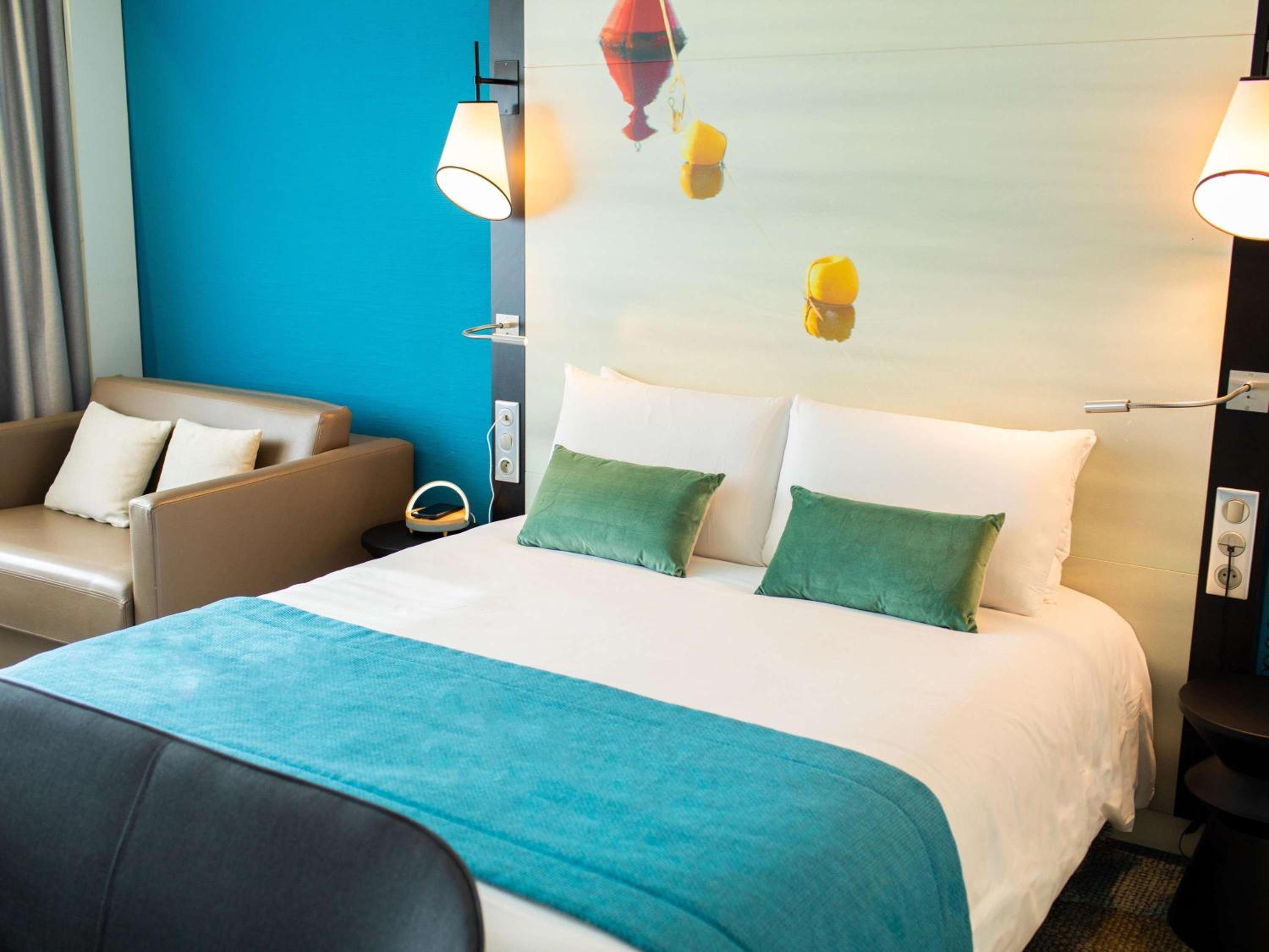 Junior Suite with One Double Bed And Sofa - Photo 11