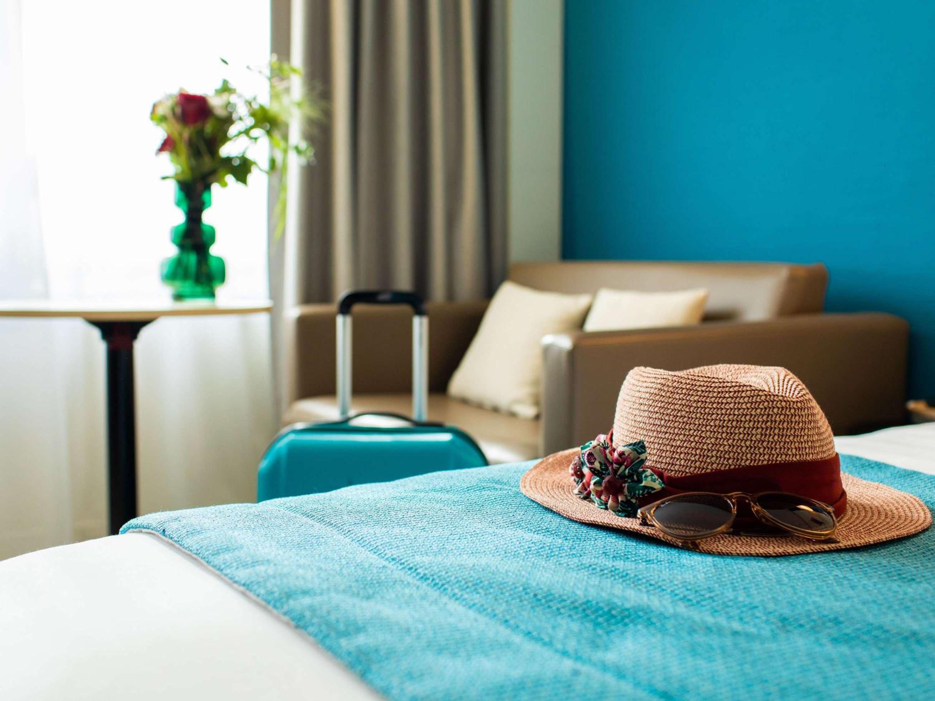 Junior Suite with One Double Bed And Sofa - Photo 1