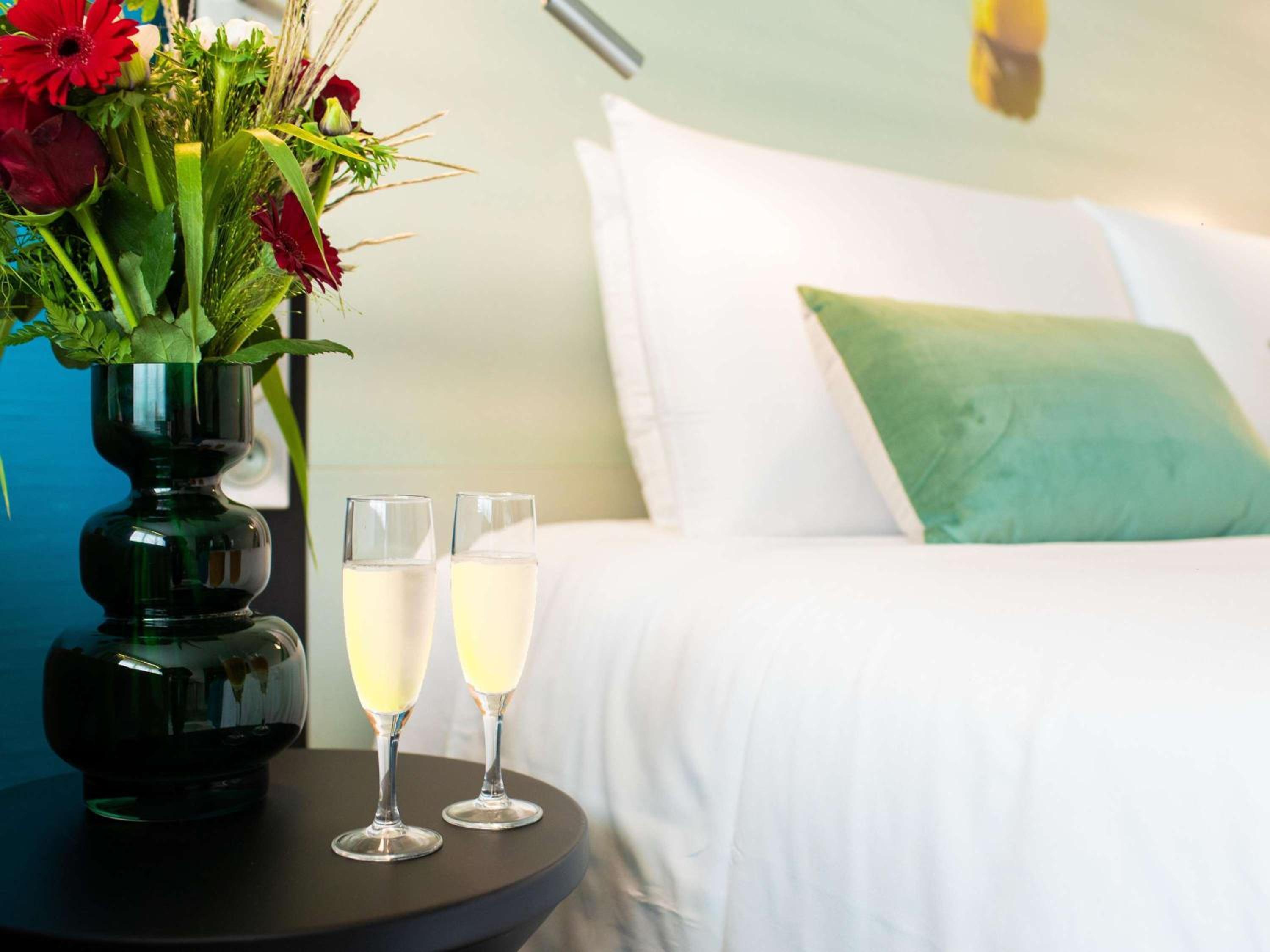 Junior Suite with One Double Bed And Sofa - Photo 7