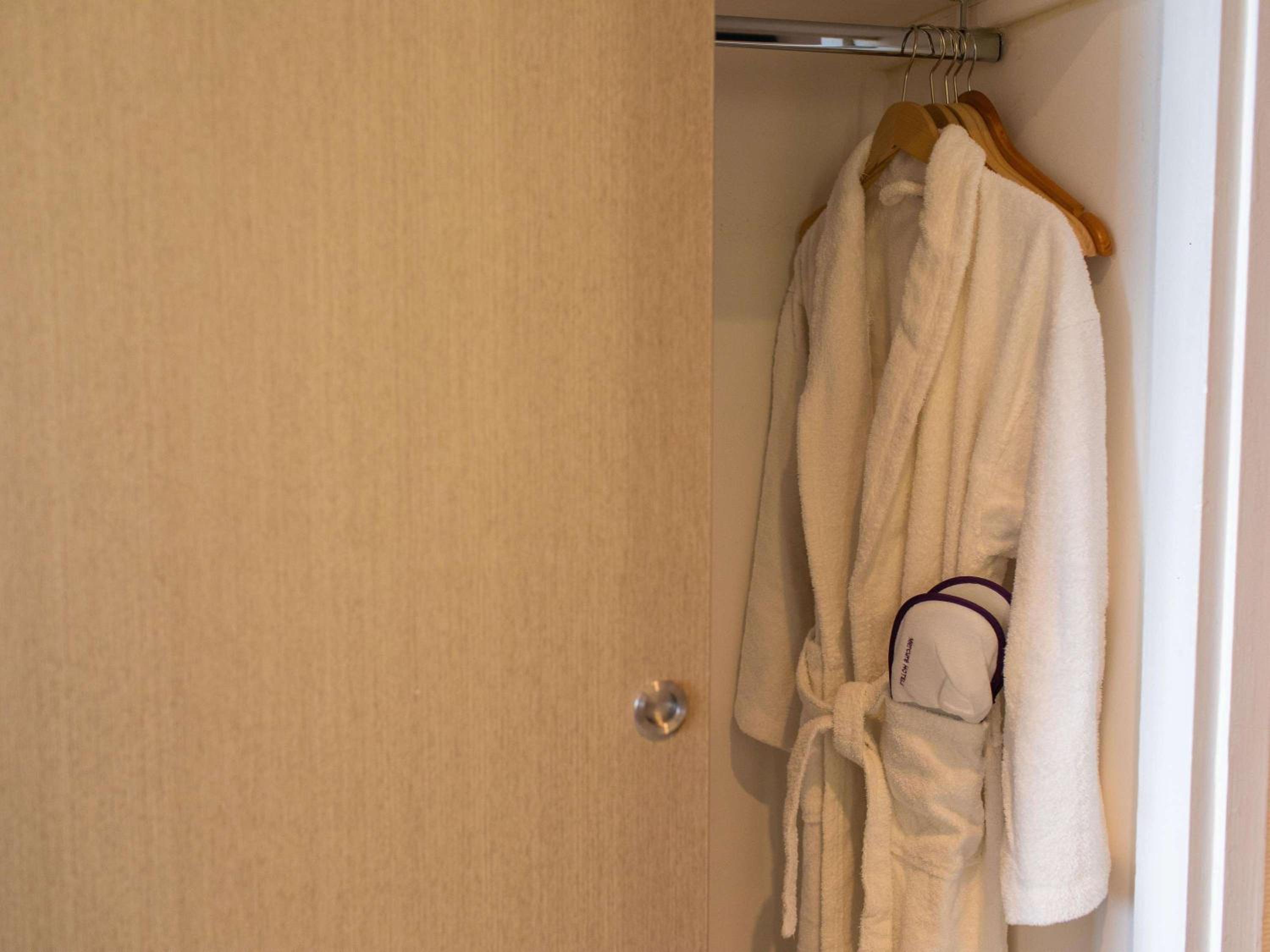 Deluxe Double Room - Photo 11