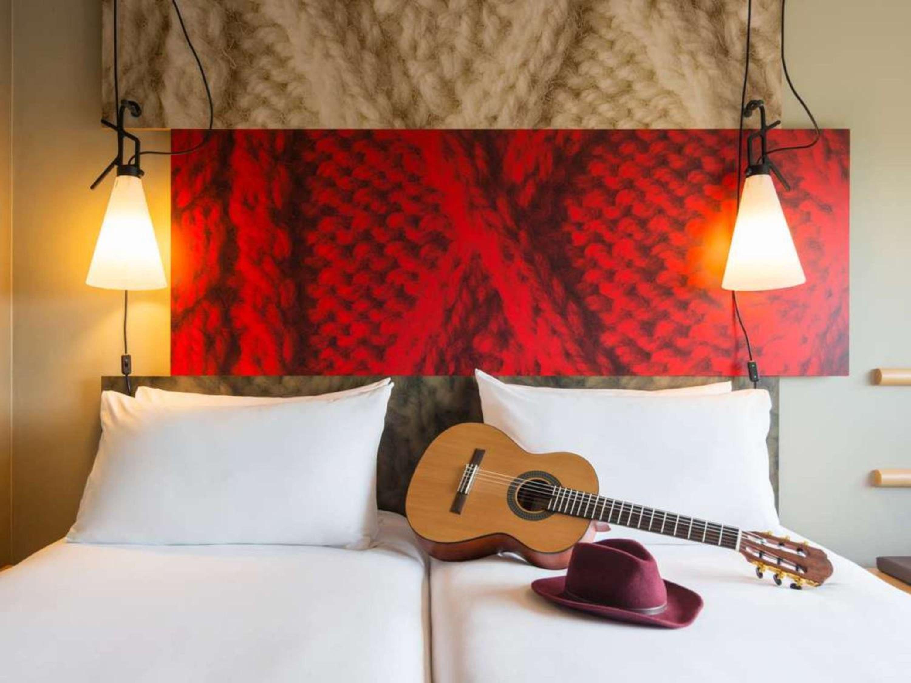 Standard Twin Room - Photo 1
