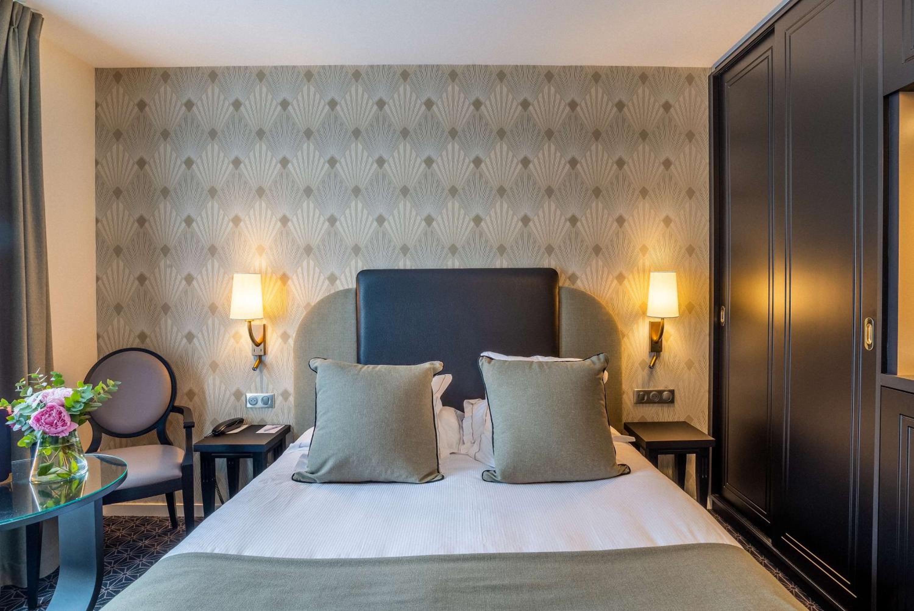 Comfort Queen Room - Photo 1