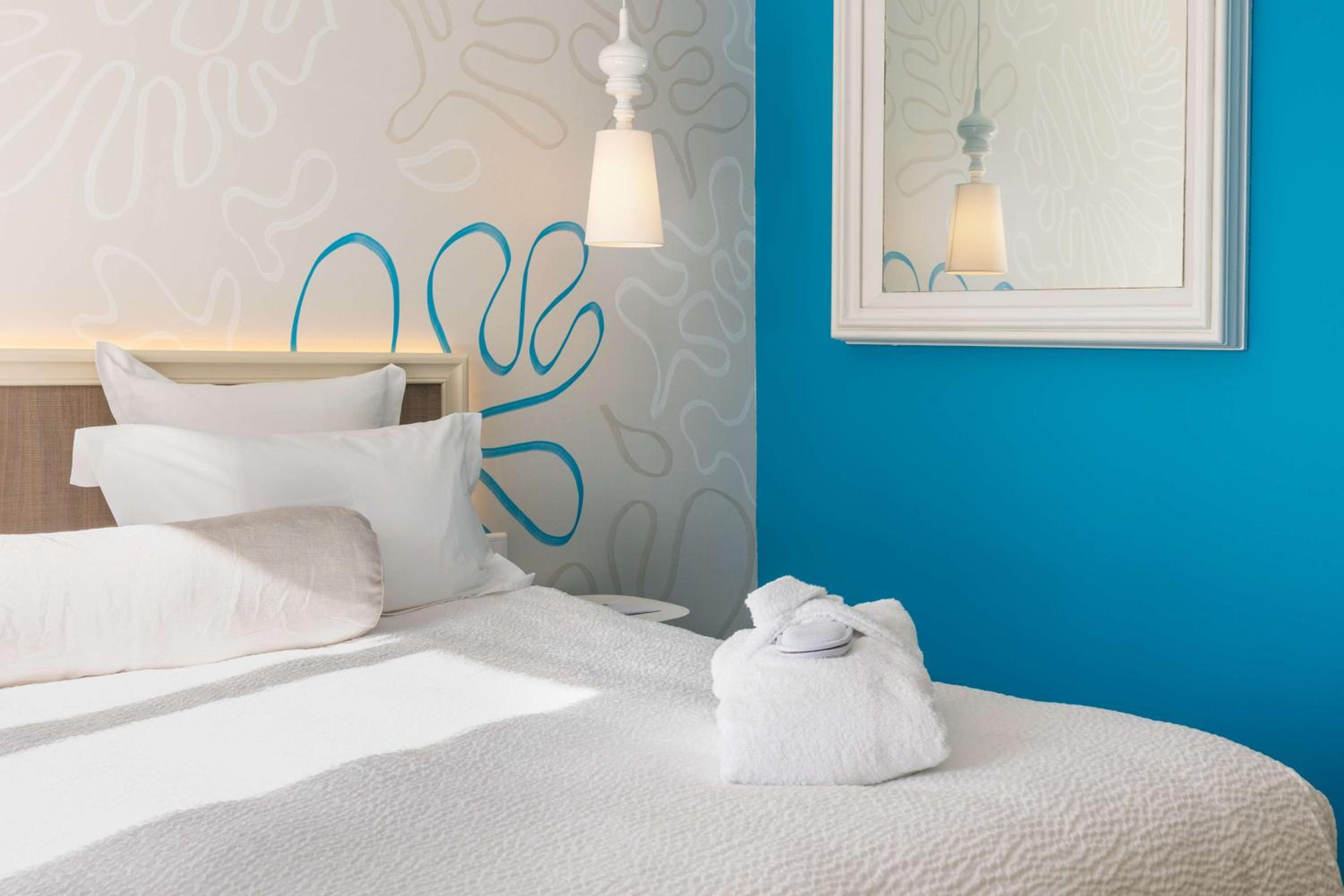 Superior Queen Room - Photo 8