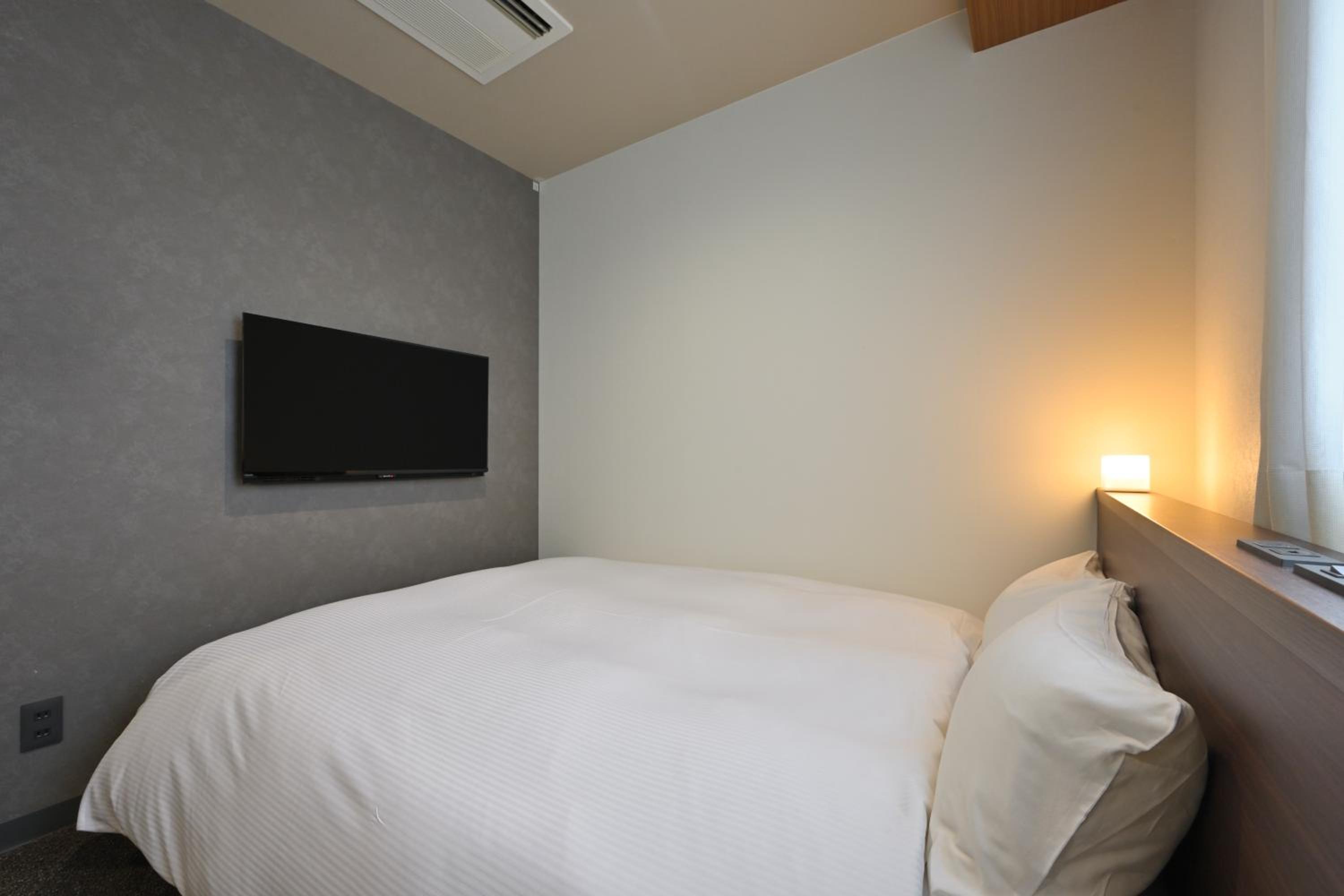 Double Room - Non-Smoking - Main Building - Photo 3