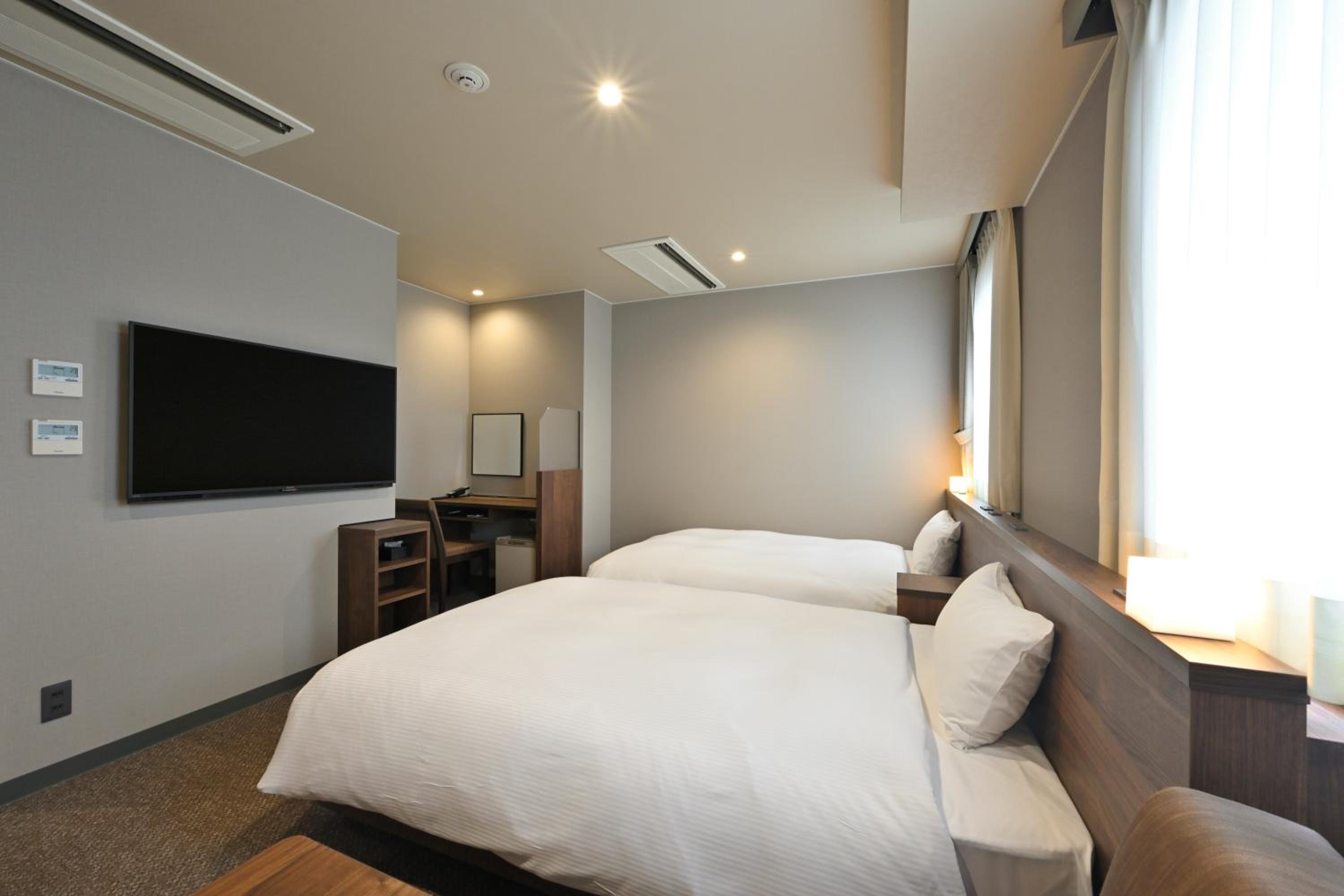 Twin Room - Non-Smoking - Main Building - Photo 3