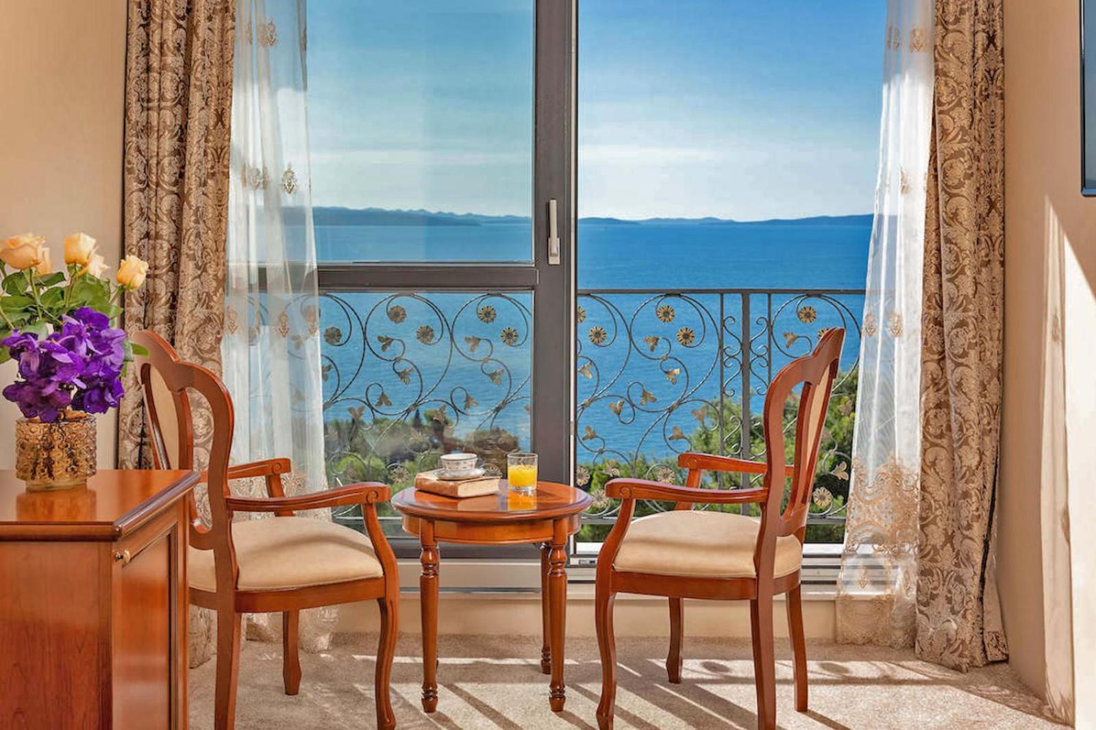 Junior Suite with Sea View - Free Parking