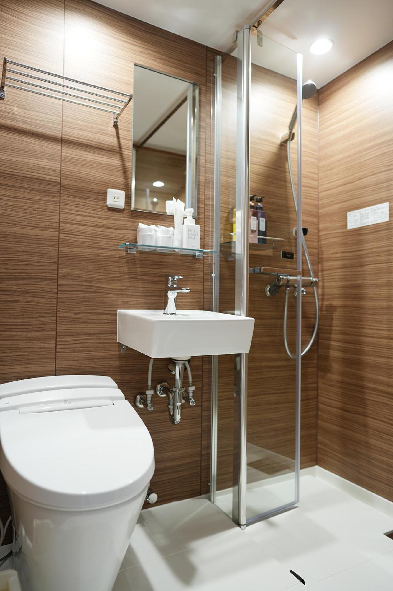 Double Room with Lake View - Photo 4