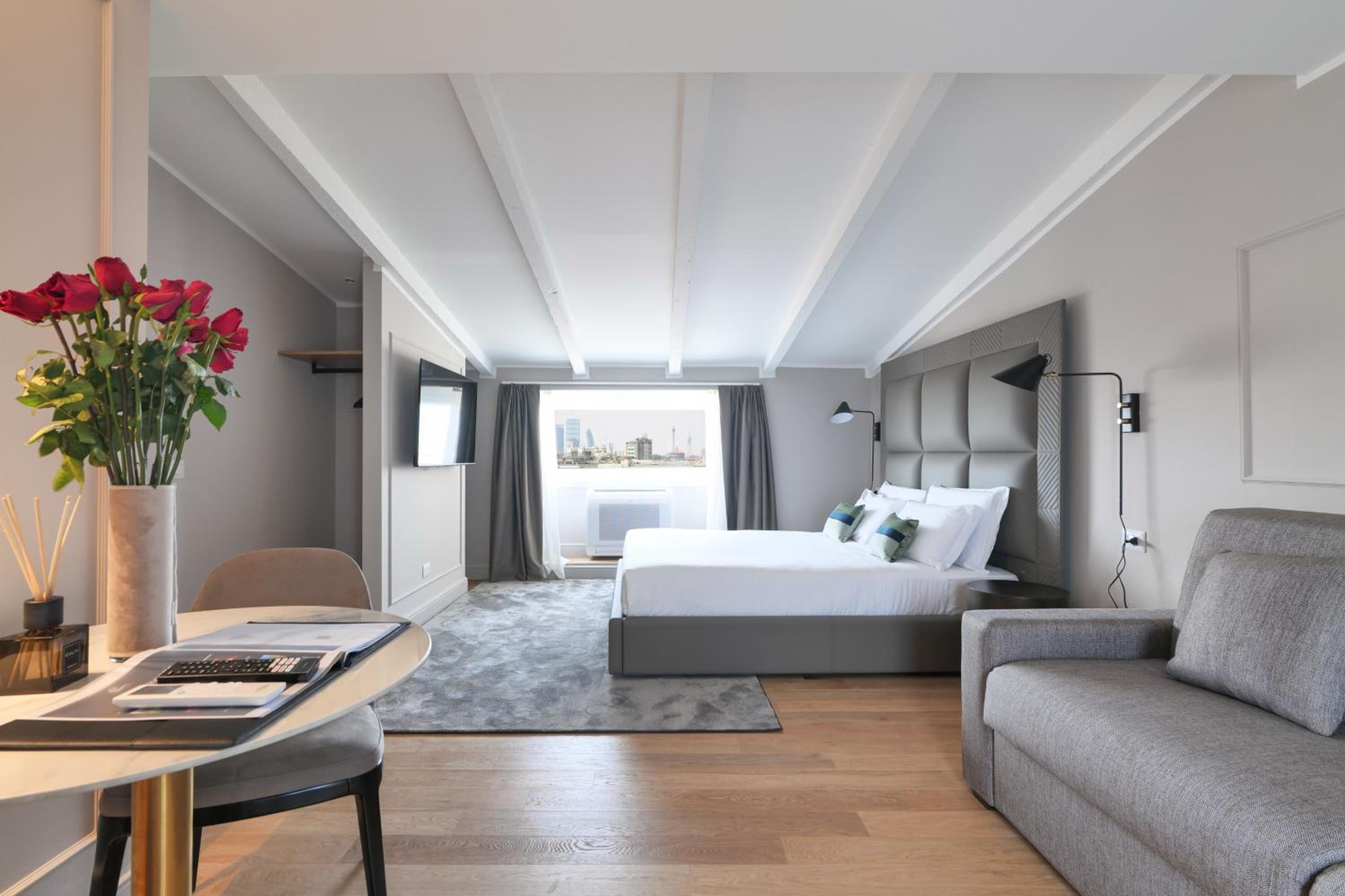 Deluxe Suite with Spa Bath