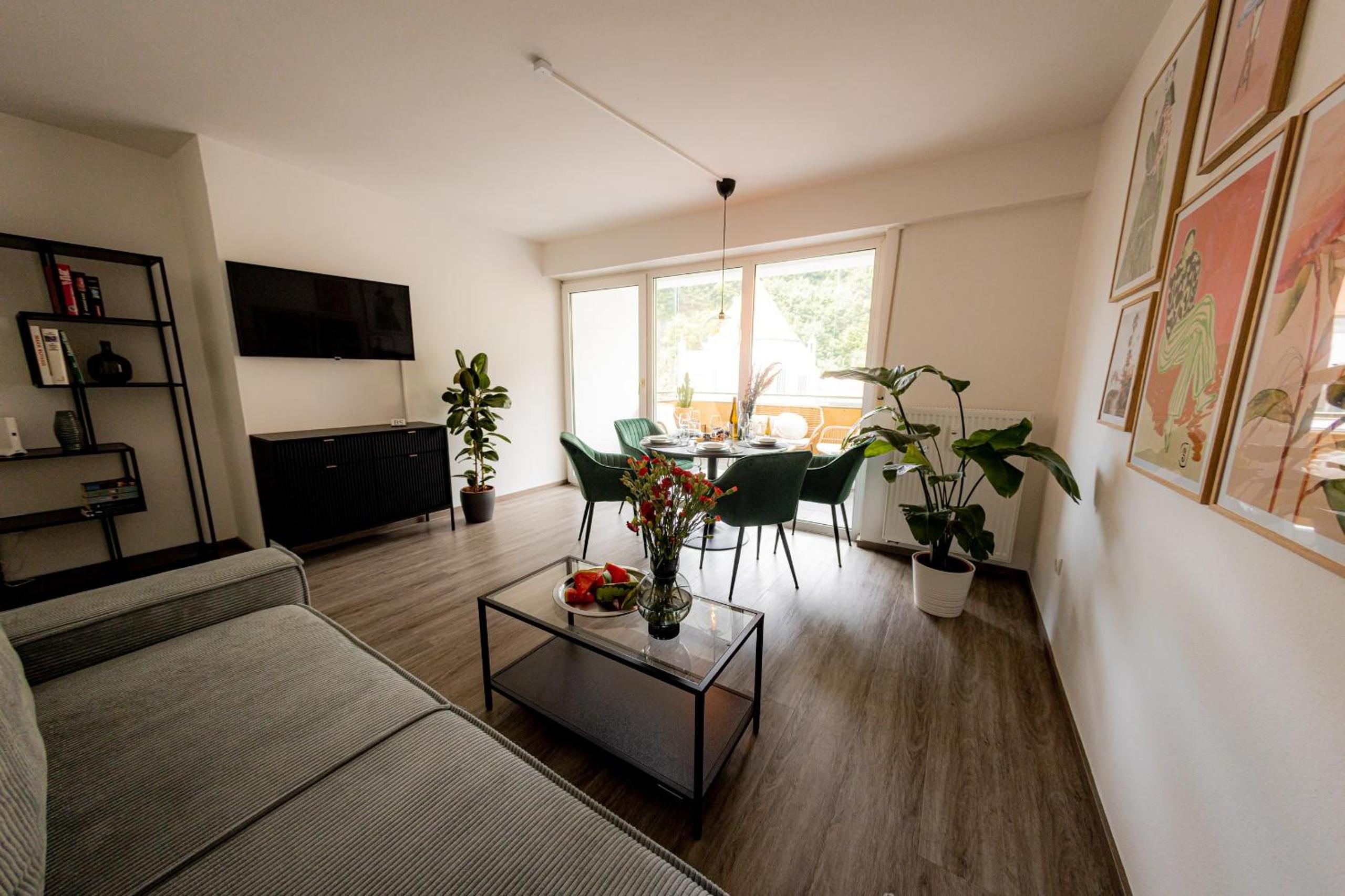 Apartment with Balcony photo 2