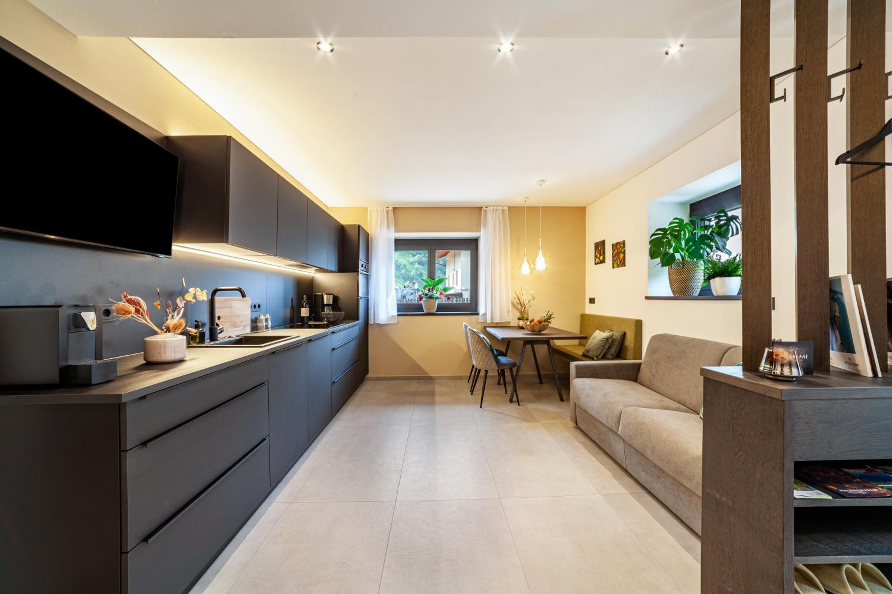 One-Bedroom Apartment with Garden View photo 2