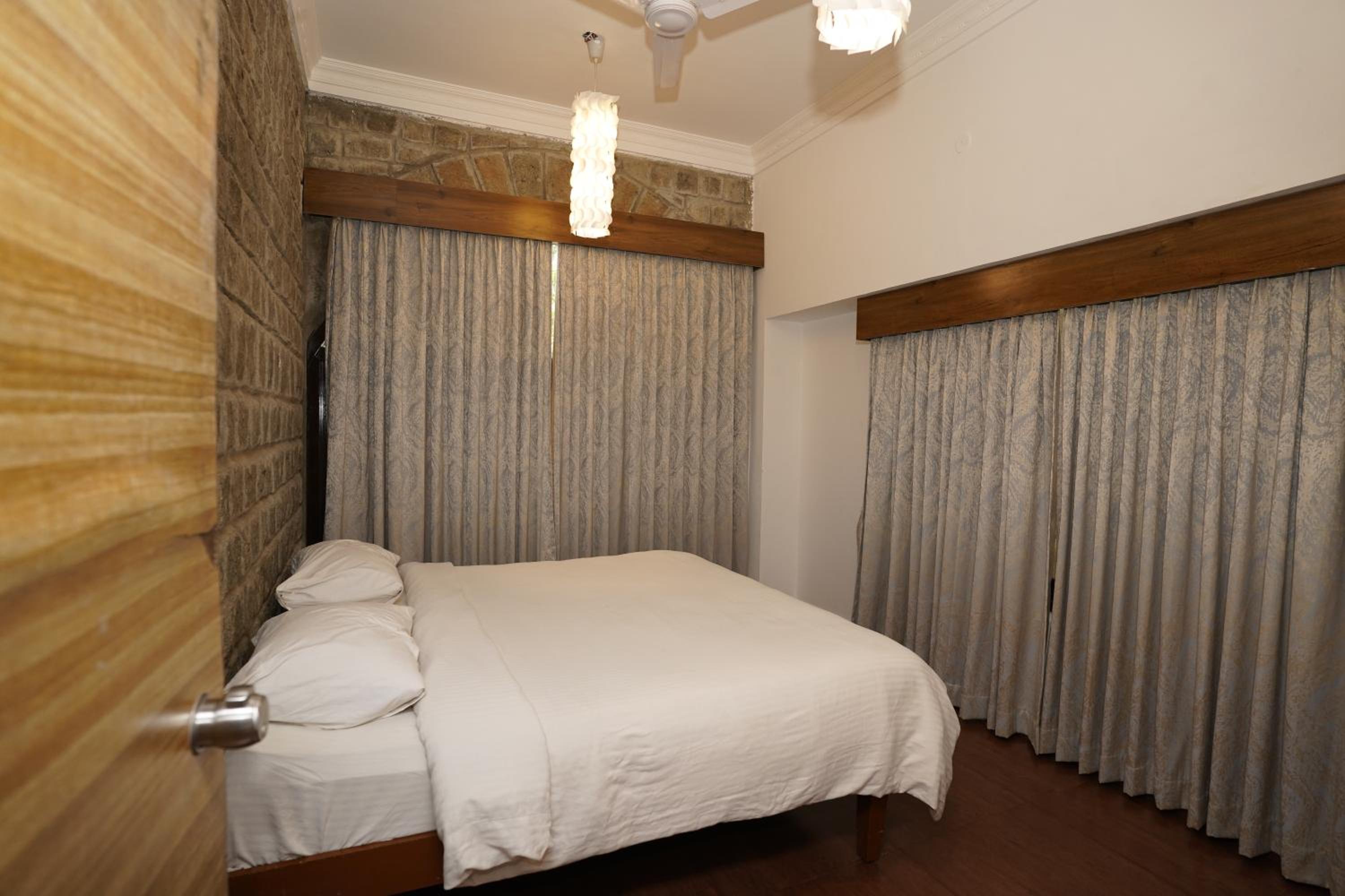 Deluxe Suite - Photo 6