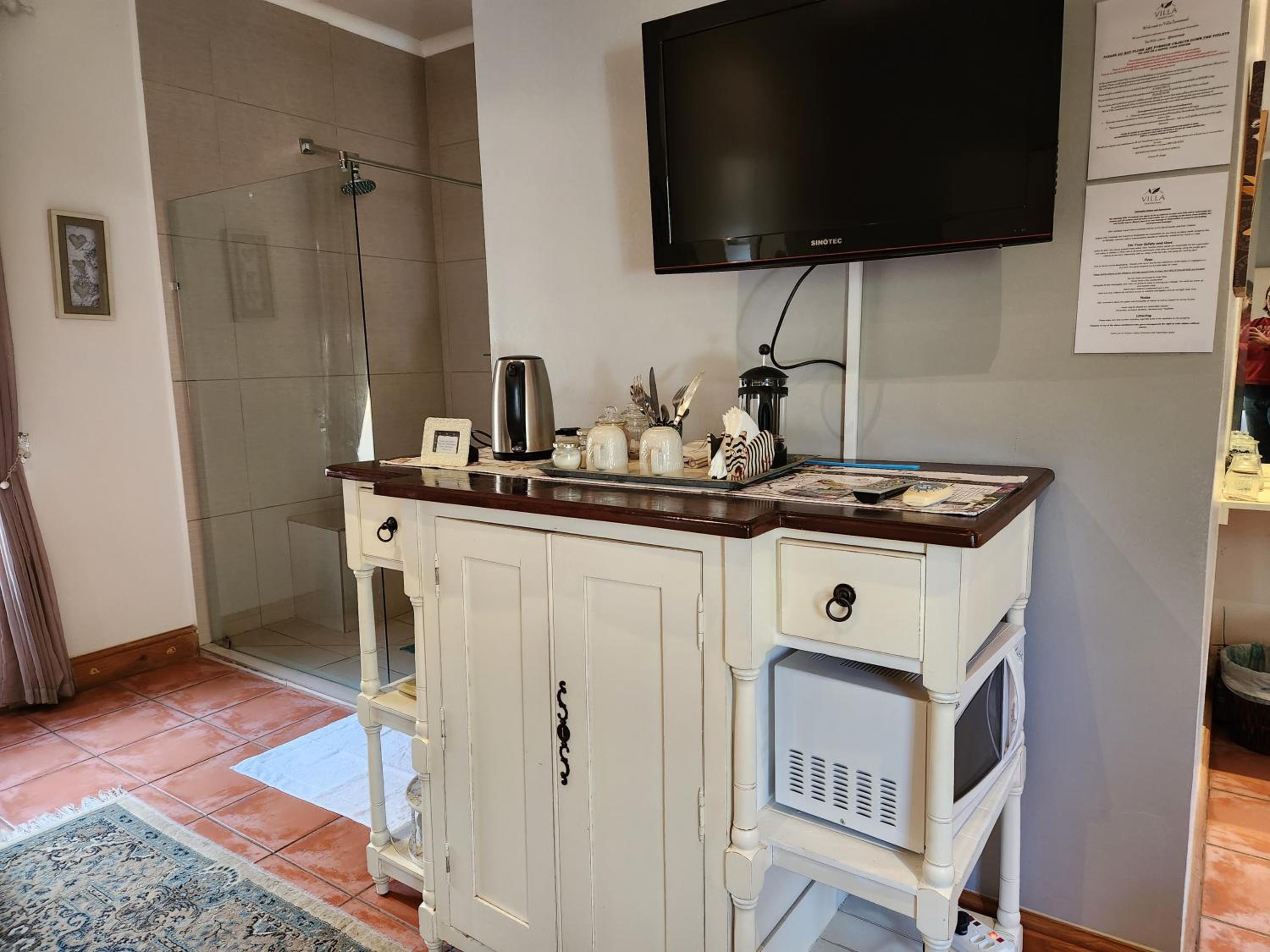 Standard Suite - Photo 7
