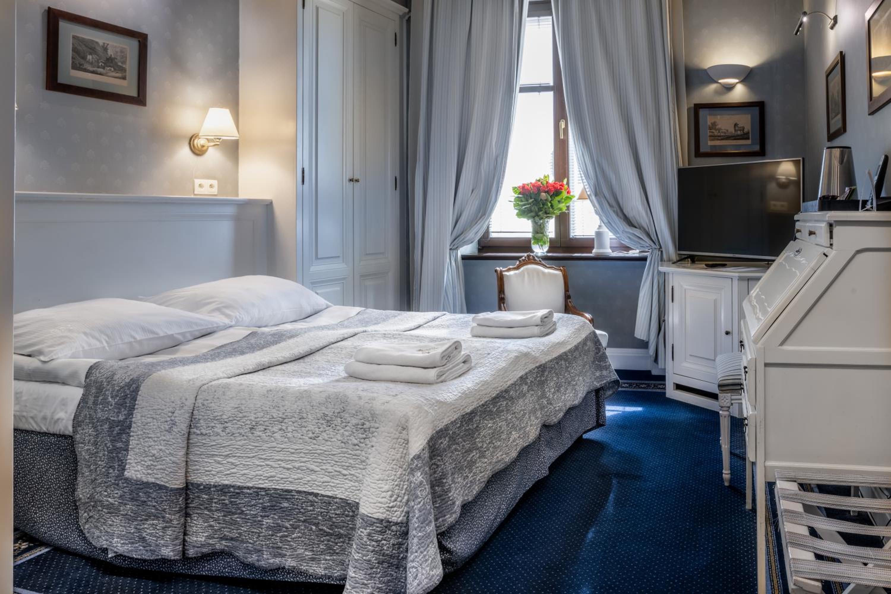 Standard Double Room - Photo 1